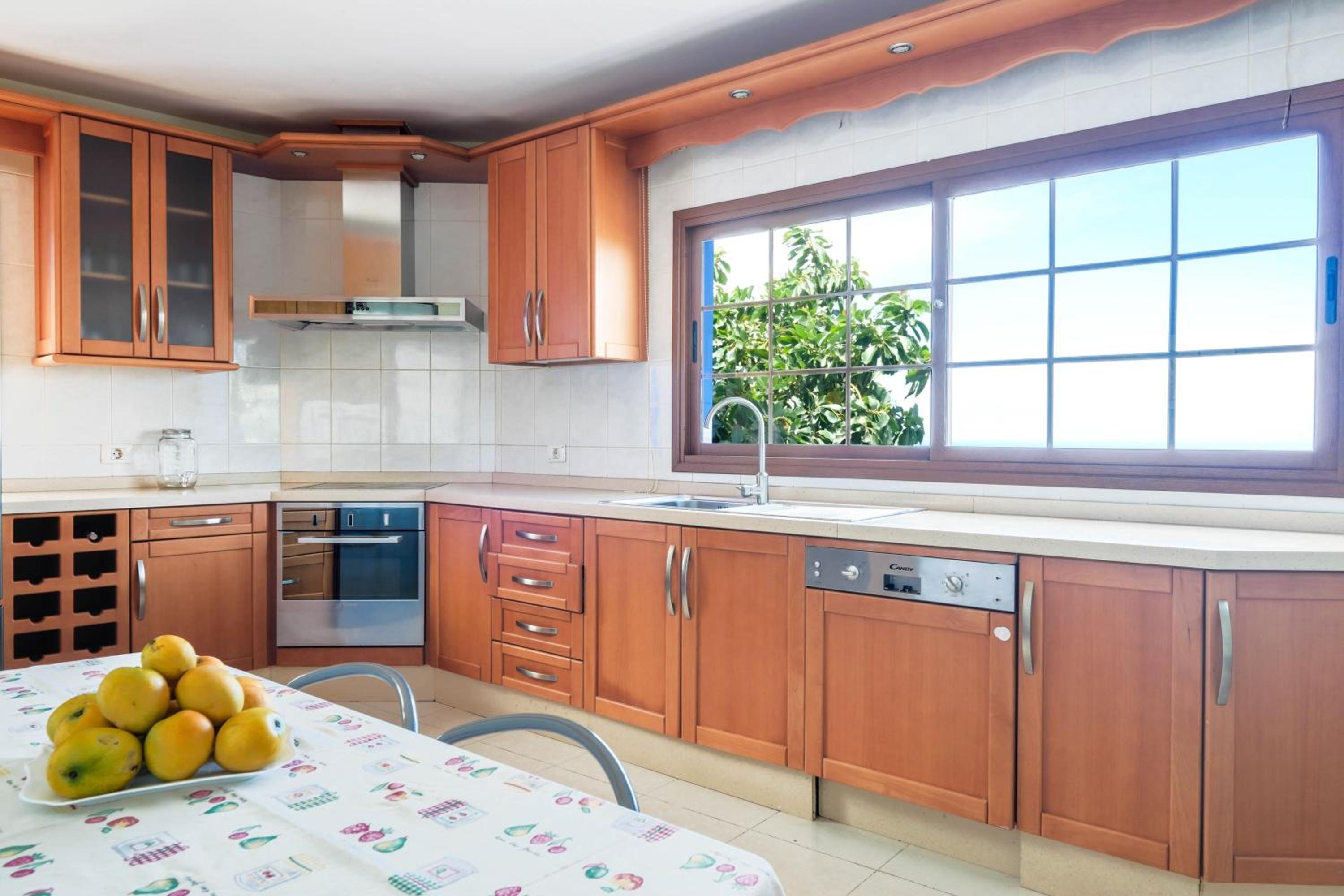 Three-Bedroom House thumbnail 5