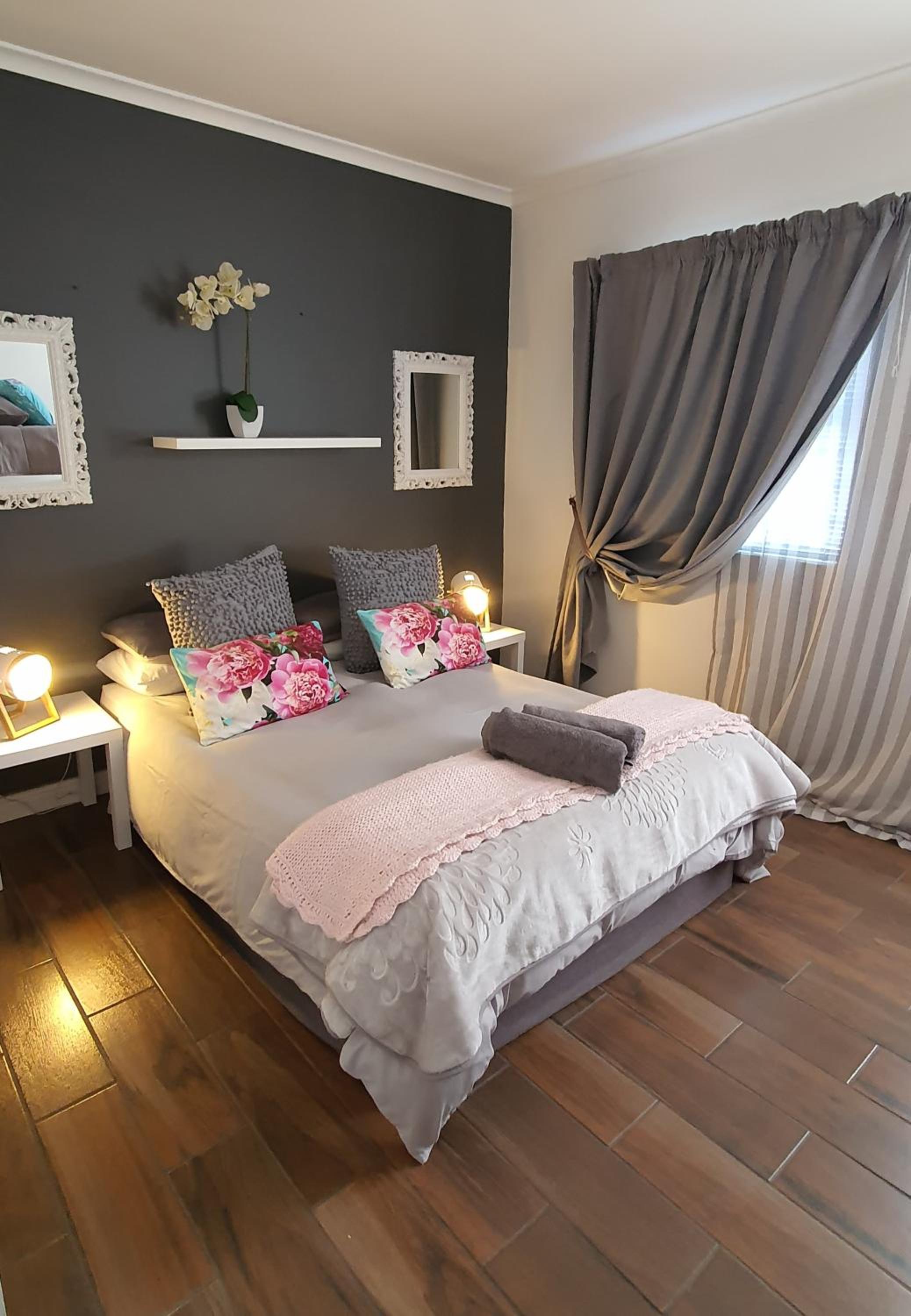 Two-Bedroom House photo 2