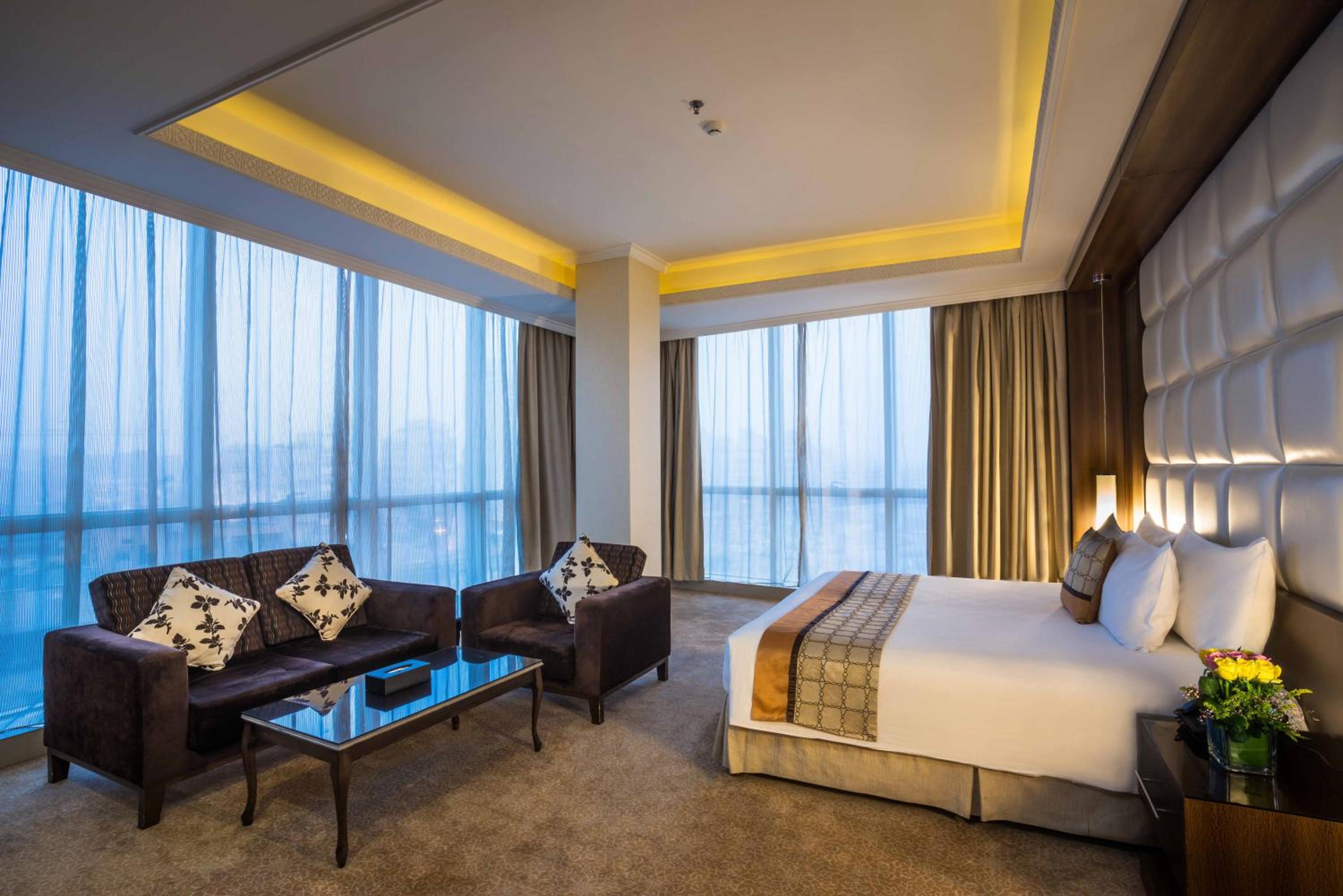 Superior King Suite