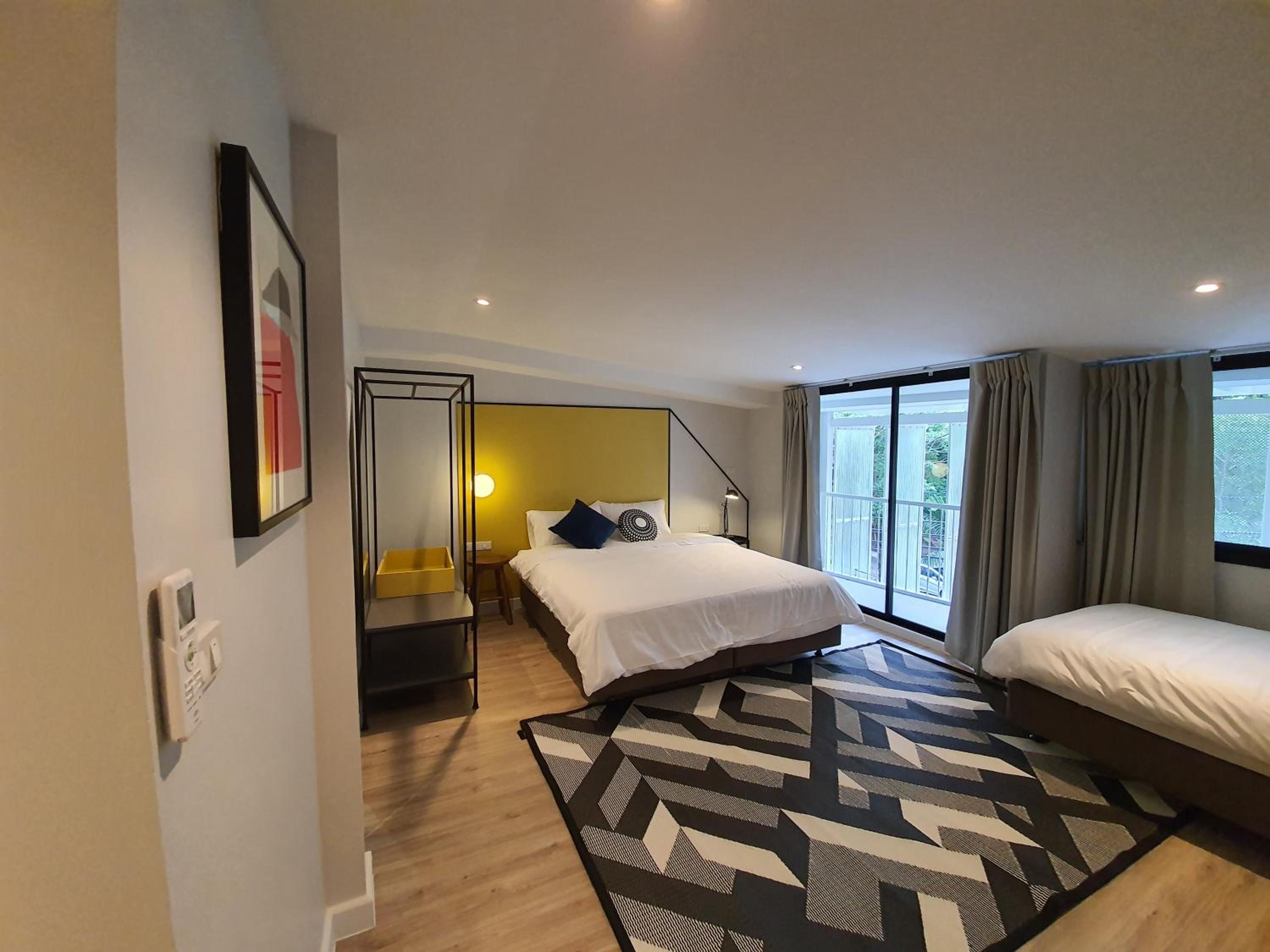 Deluxe Double Room with Balcony photo 2
