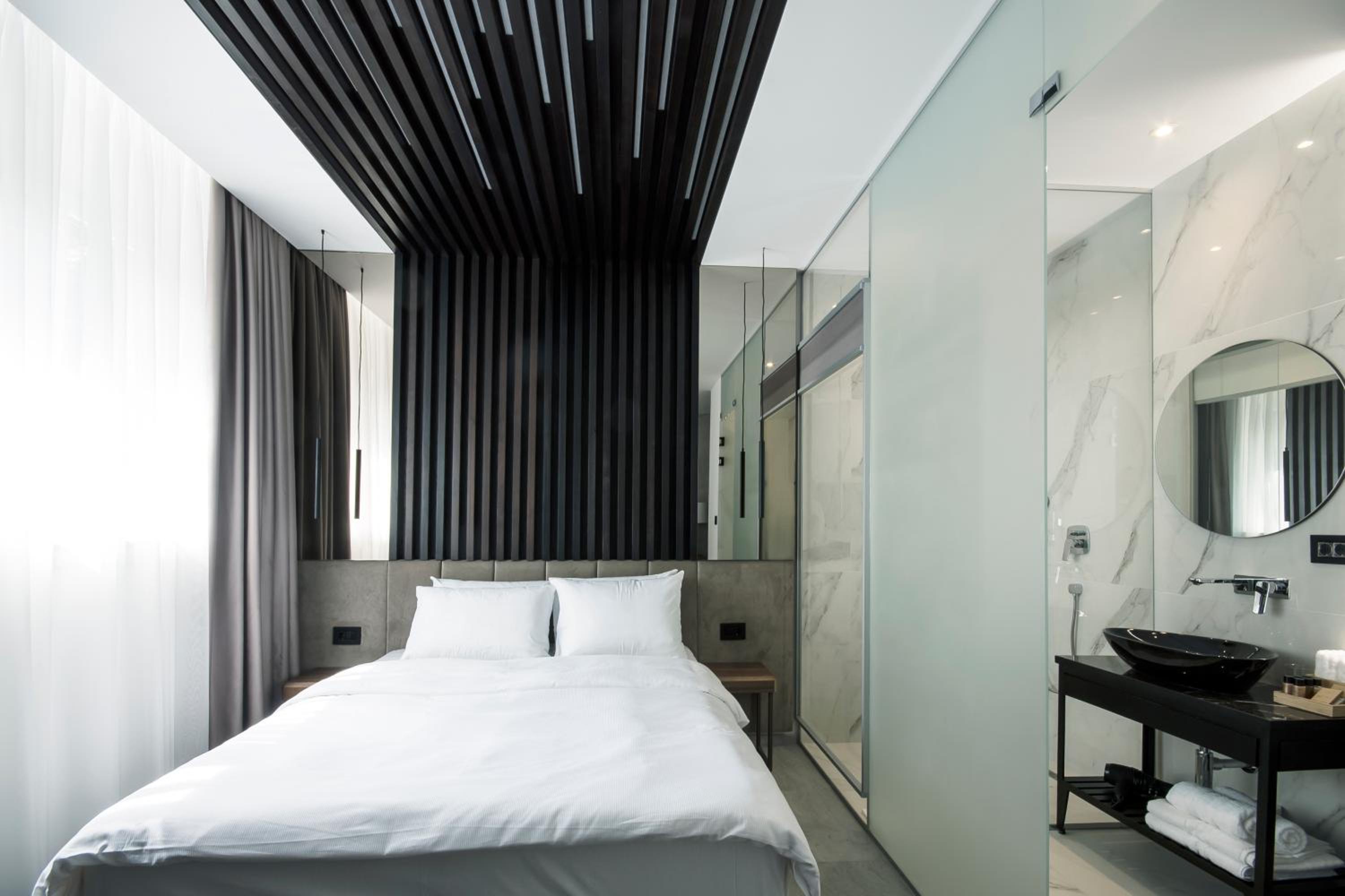 Standard Double Room - Photo 2