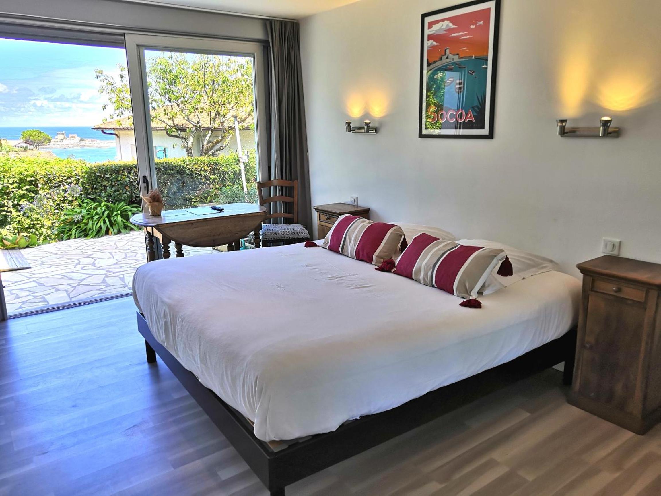 Deluxe Double Room with Sea View photo 3