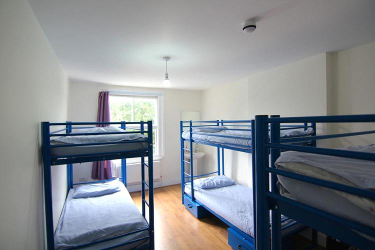Bed in 6-Bed Mixed Dormitory Room photo 1