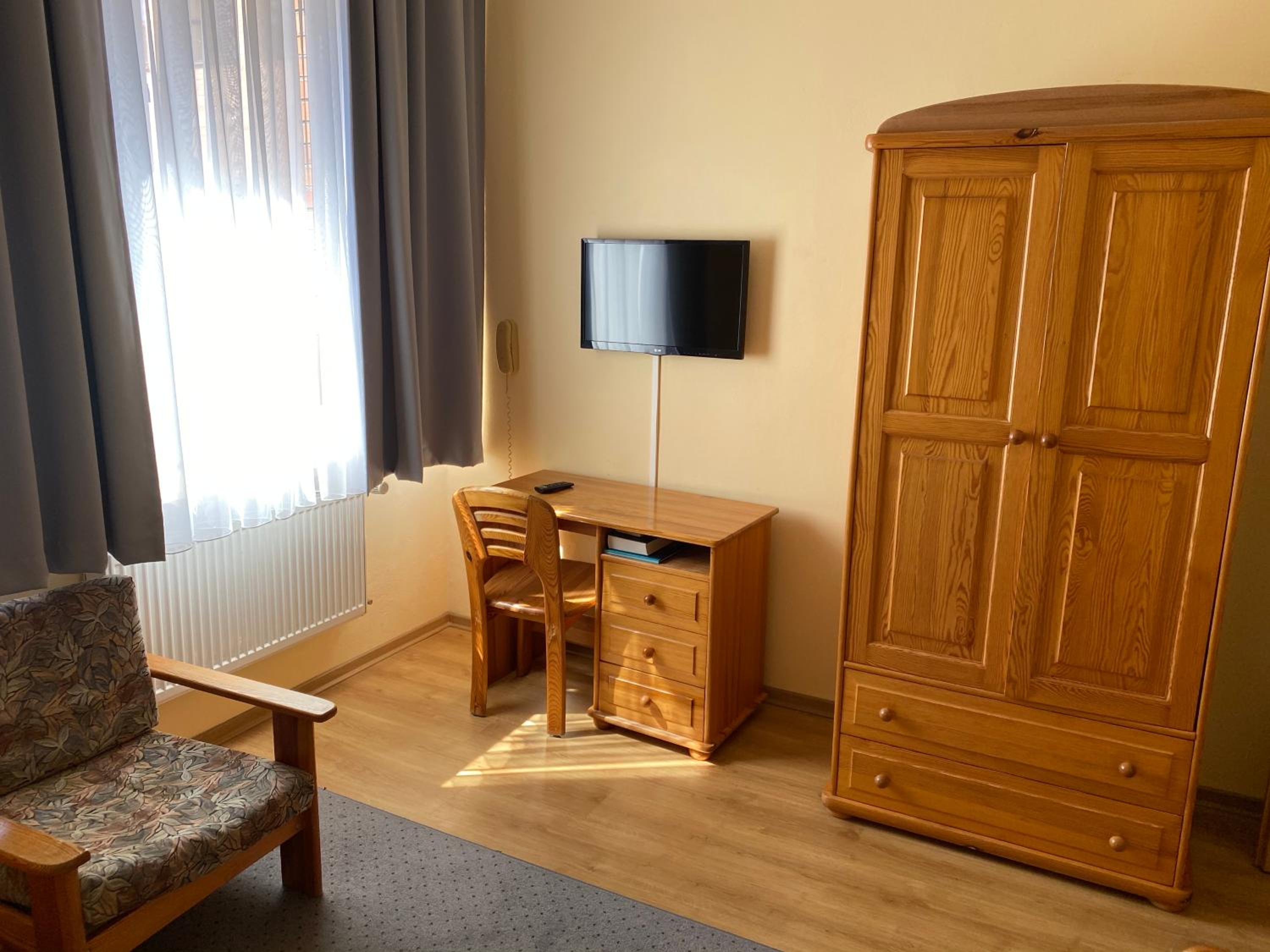 Double Room with Private Bathroom photo 2