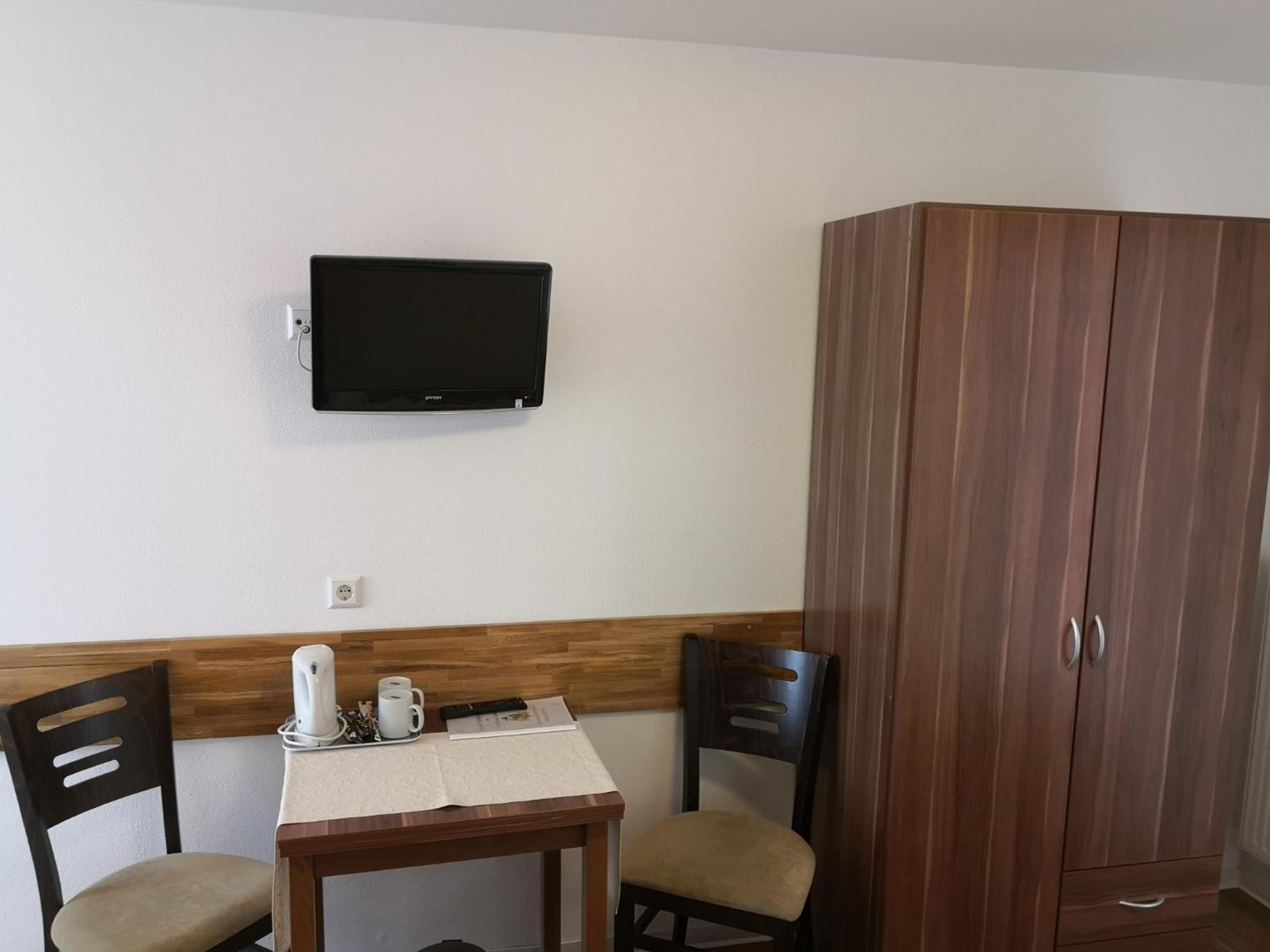 Twin Room with Kitchenette photo 2