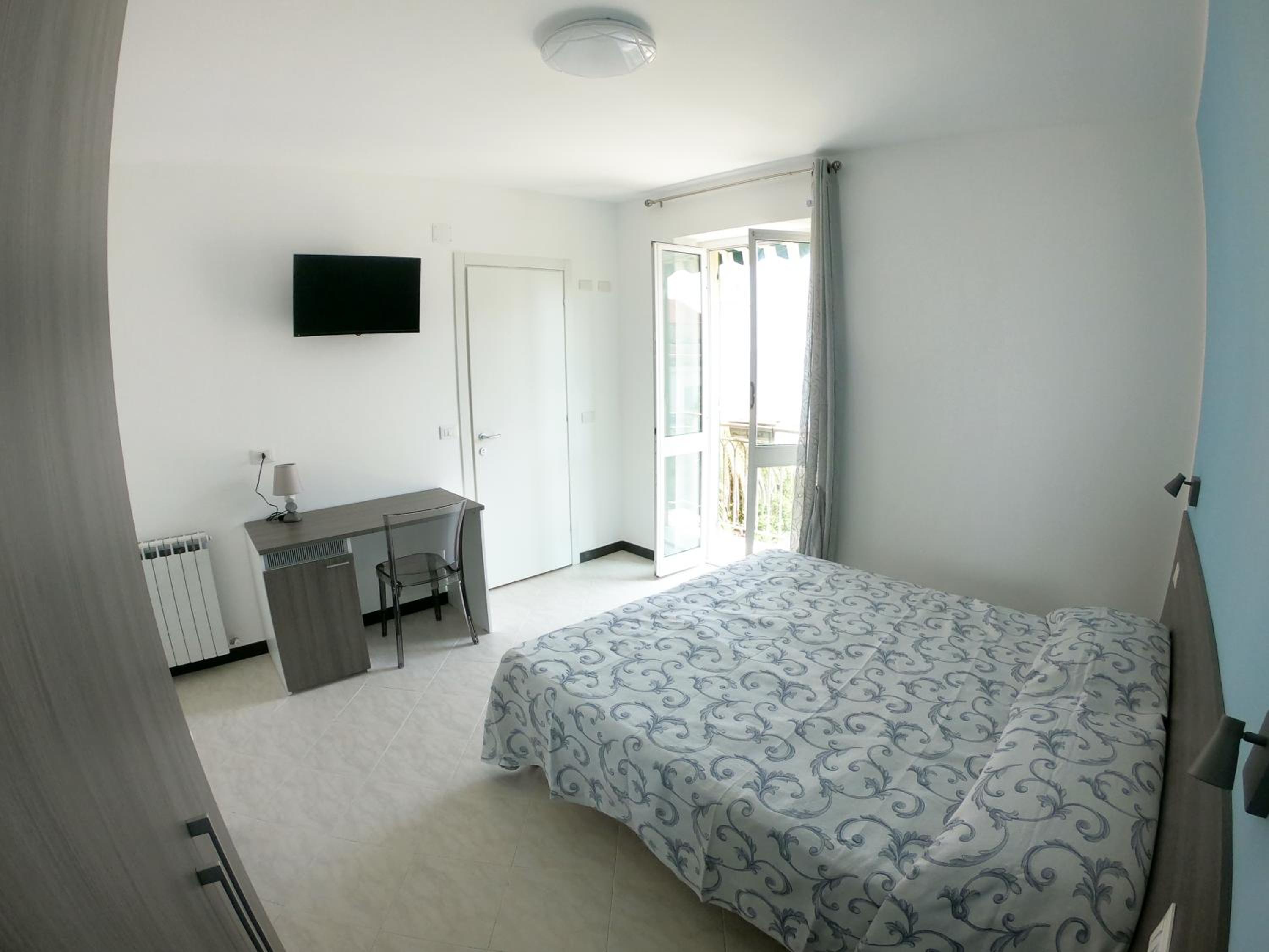 Double Room with Balcony and Sea View