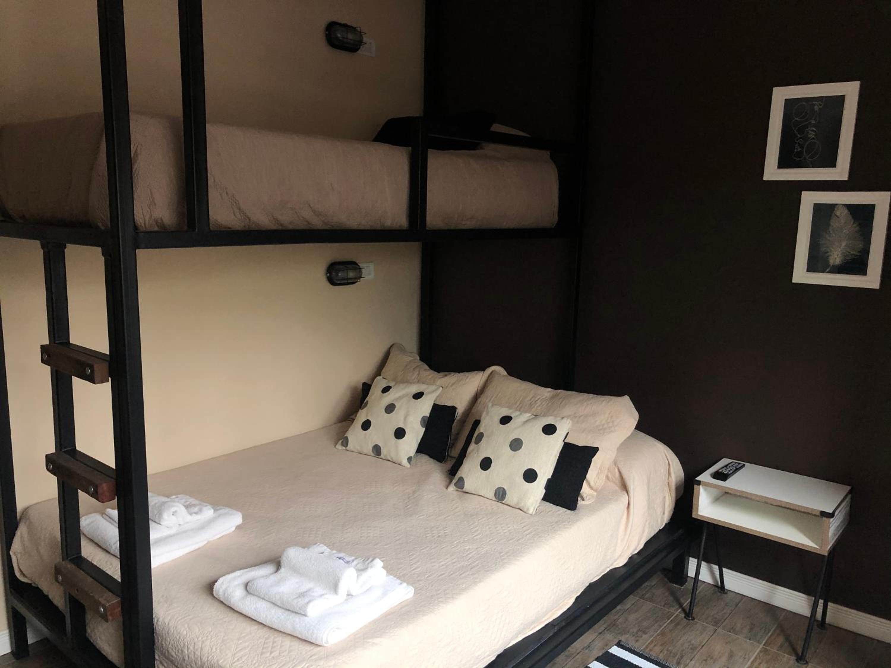 Twin Room with Private Bathroom photo 3