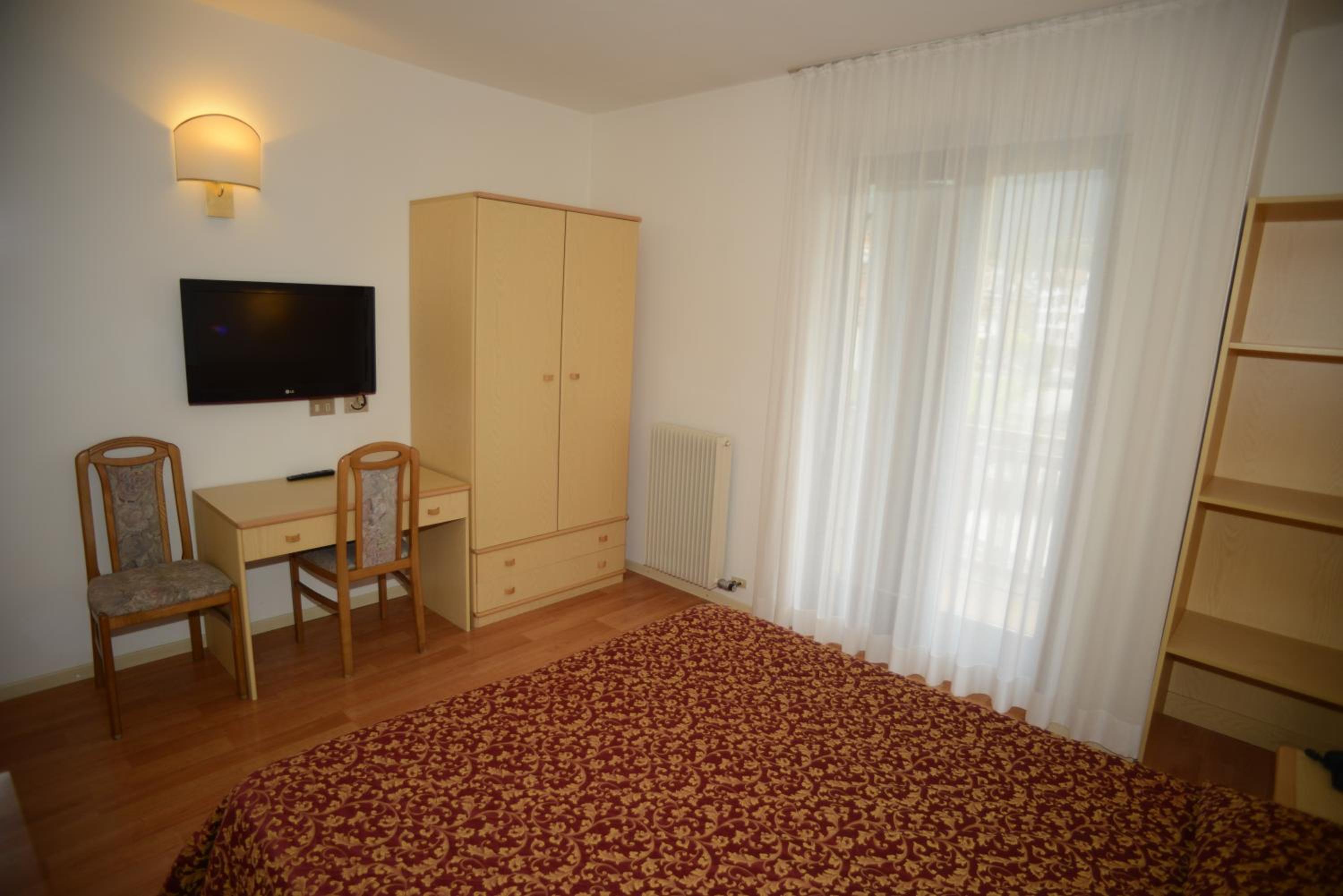 Standard Double or Twin Room photo 2