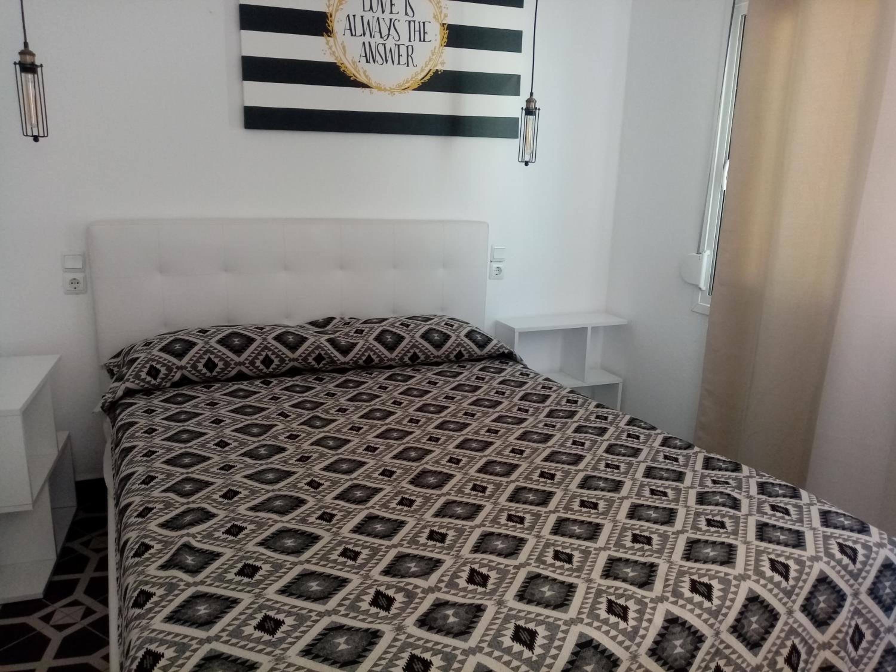 One-Bedroom Apartment - Photo 1