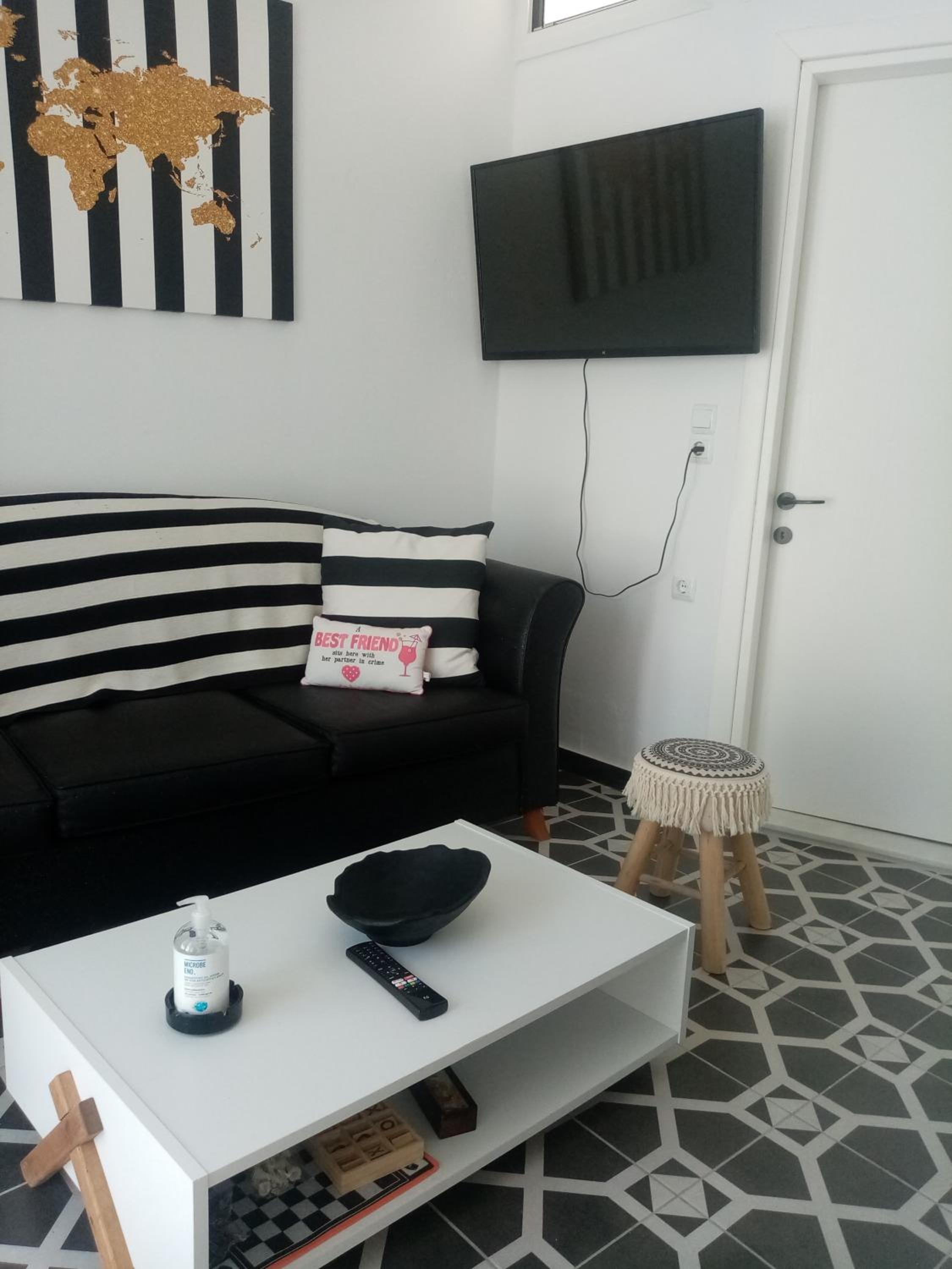 One-Bedroom Apartment - Photo 25