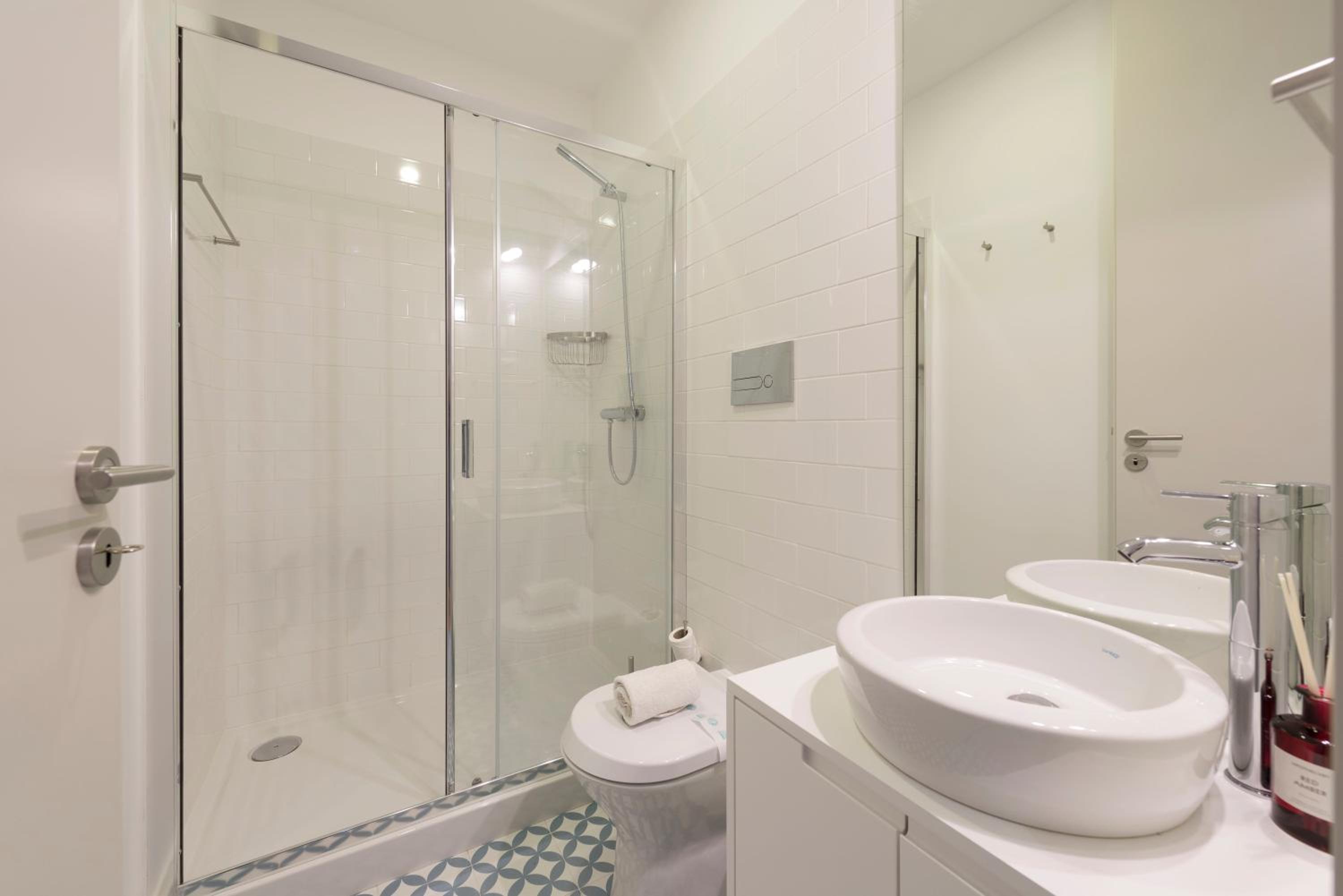 Studio Apartment - Photo 25
