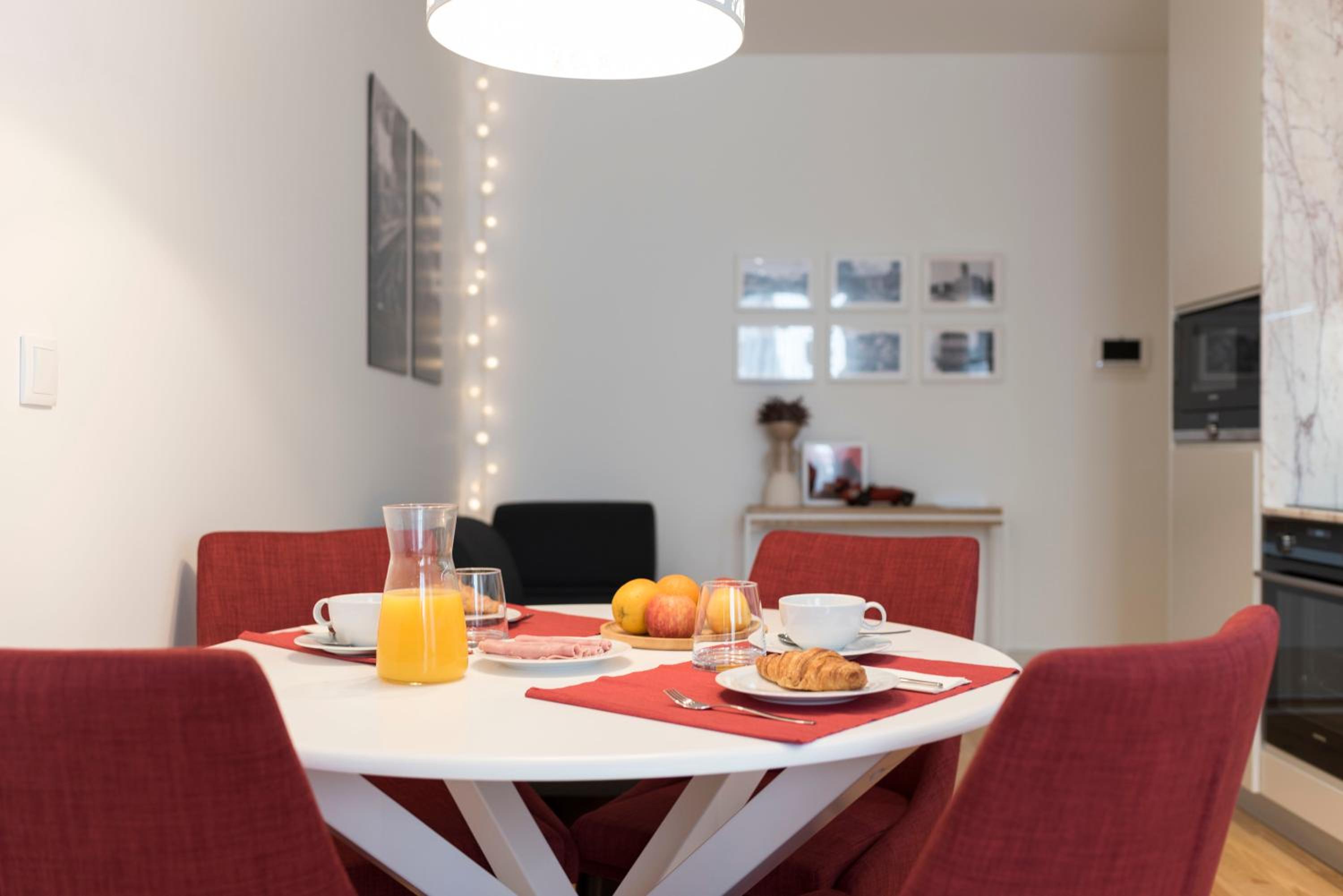 Studio Apartment - Photo 24