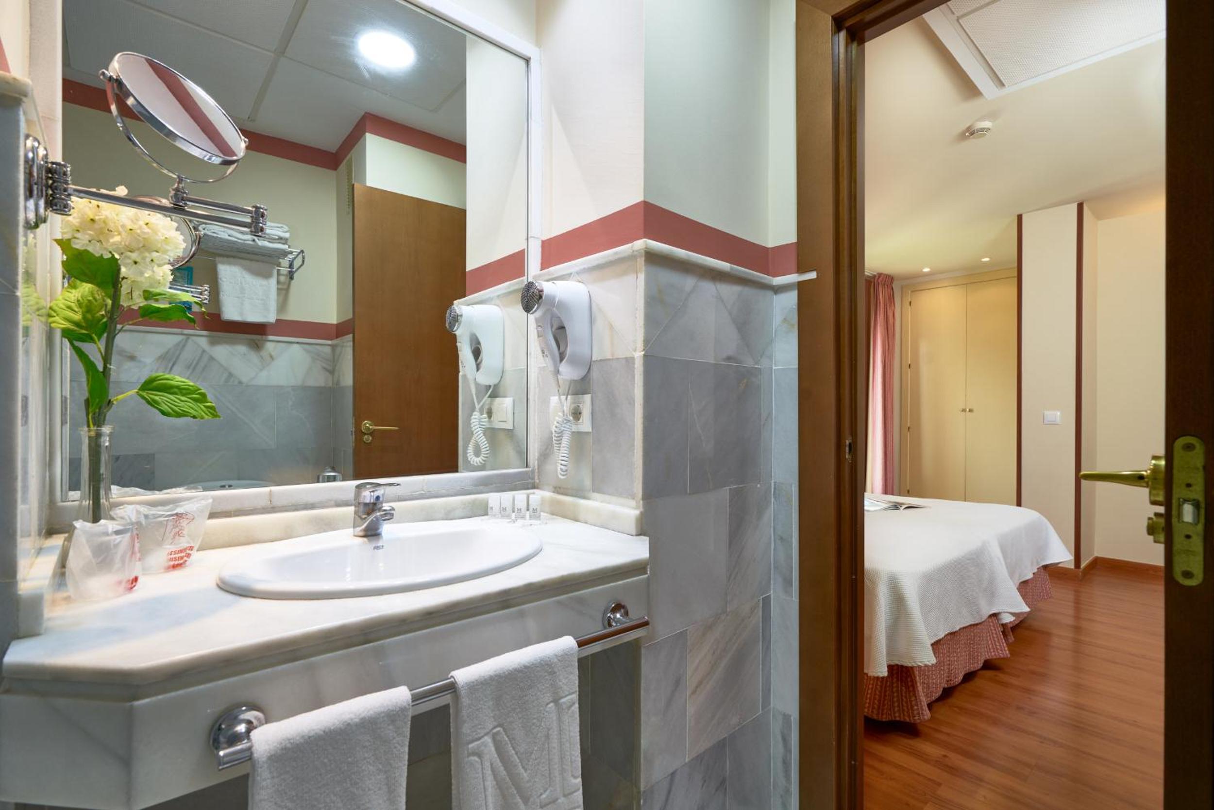 Superior Double Room - Photo 13