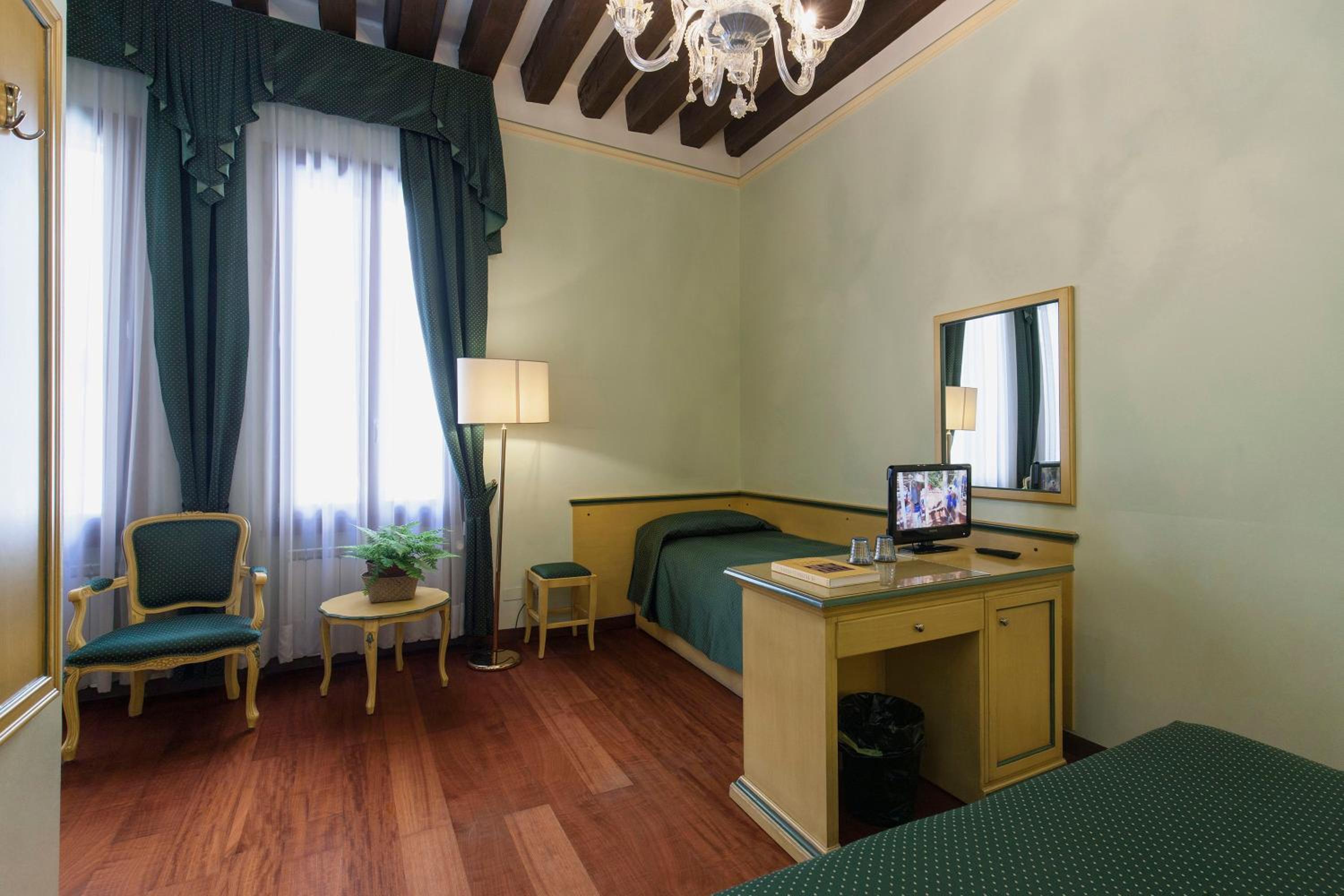 Triple Room photo 3