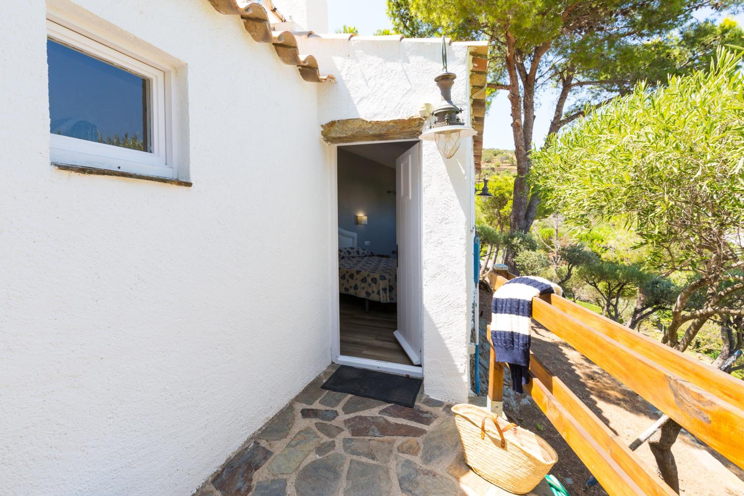 Bungalow with Garden View photo 2