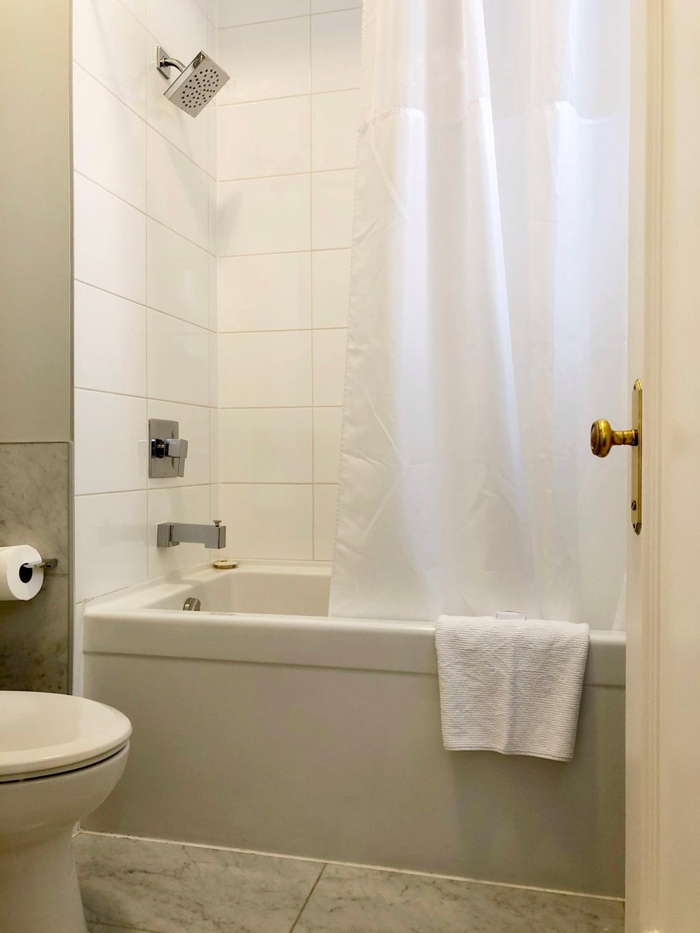 Small Double Bed (Private Bathroom)