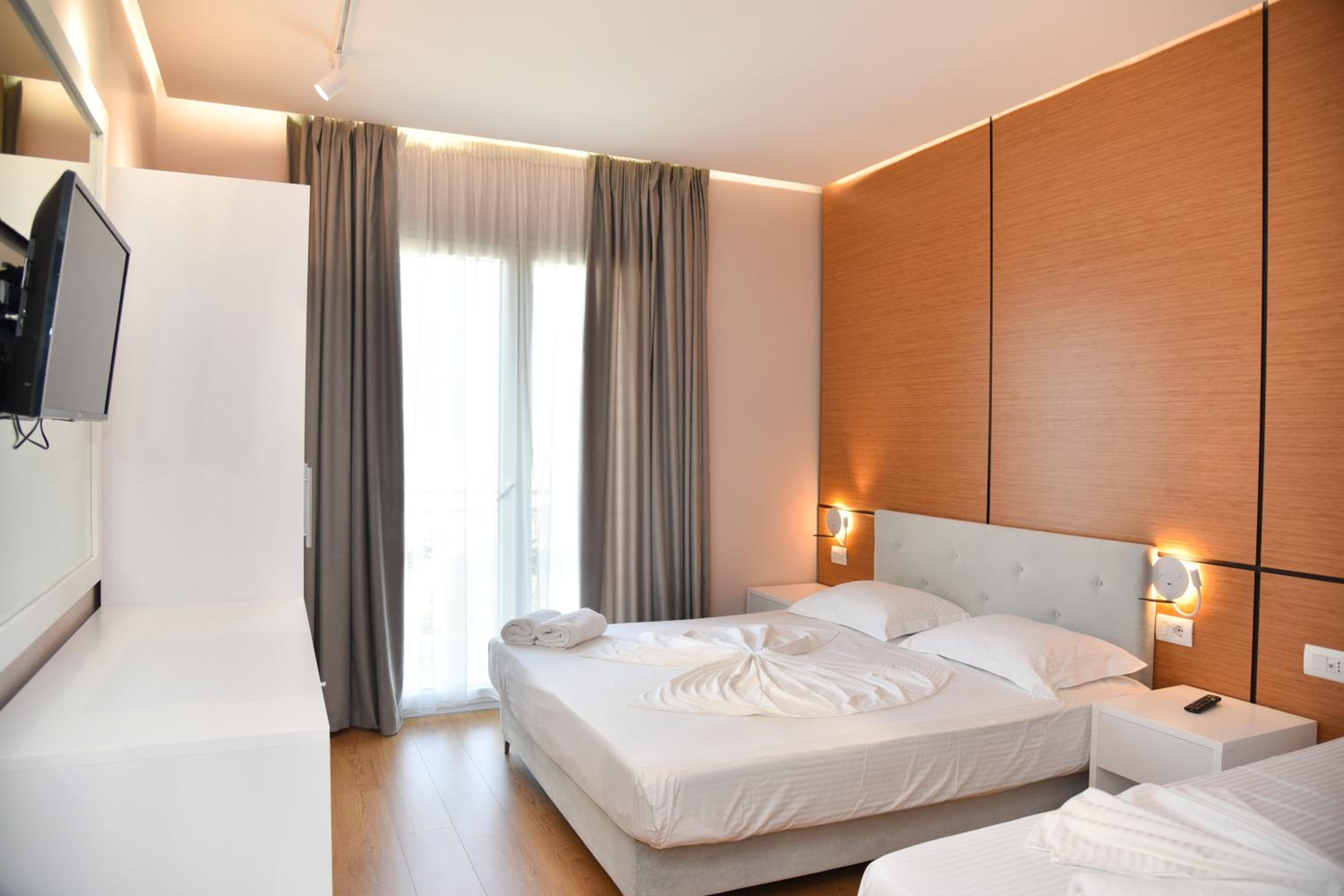 Triple Room with Balcony and Sea View