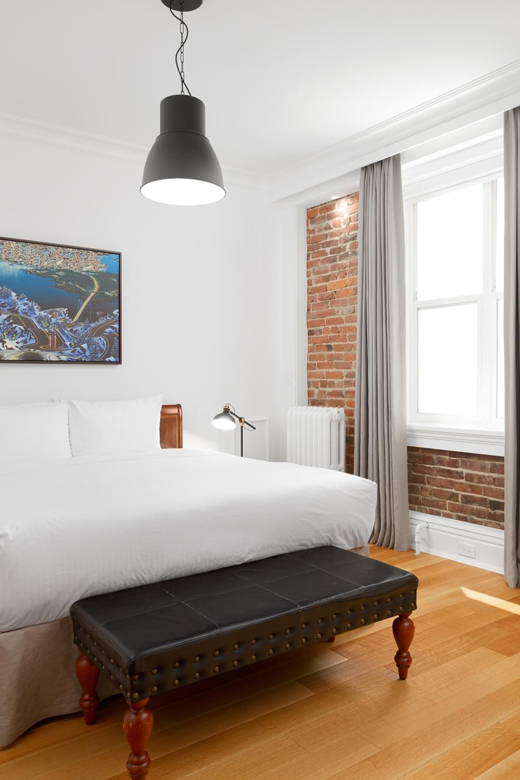 Legacy King Room (Private Bathroom)