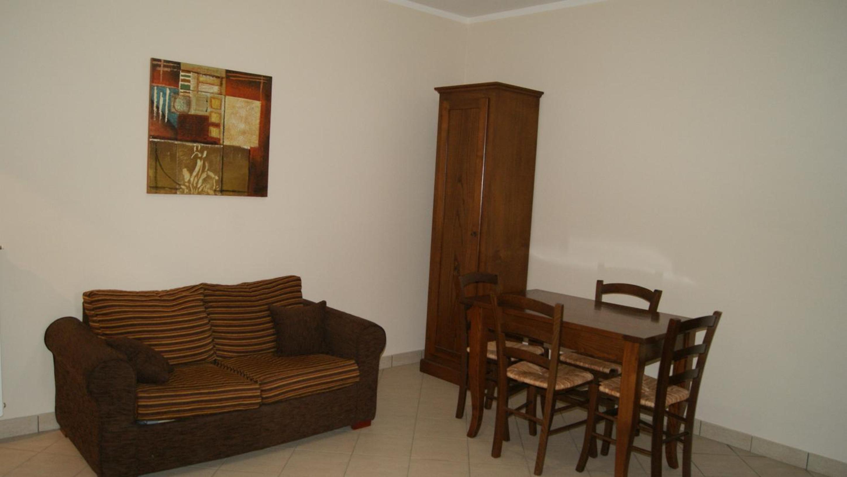 One-Bedroom Apartment photo 2