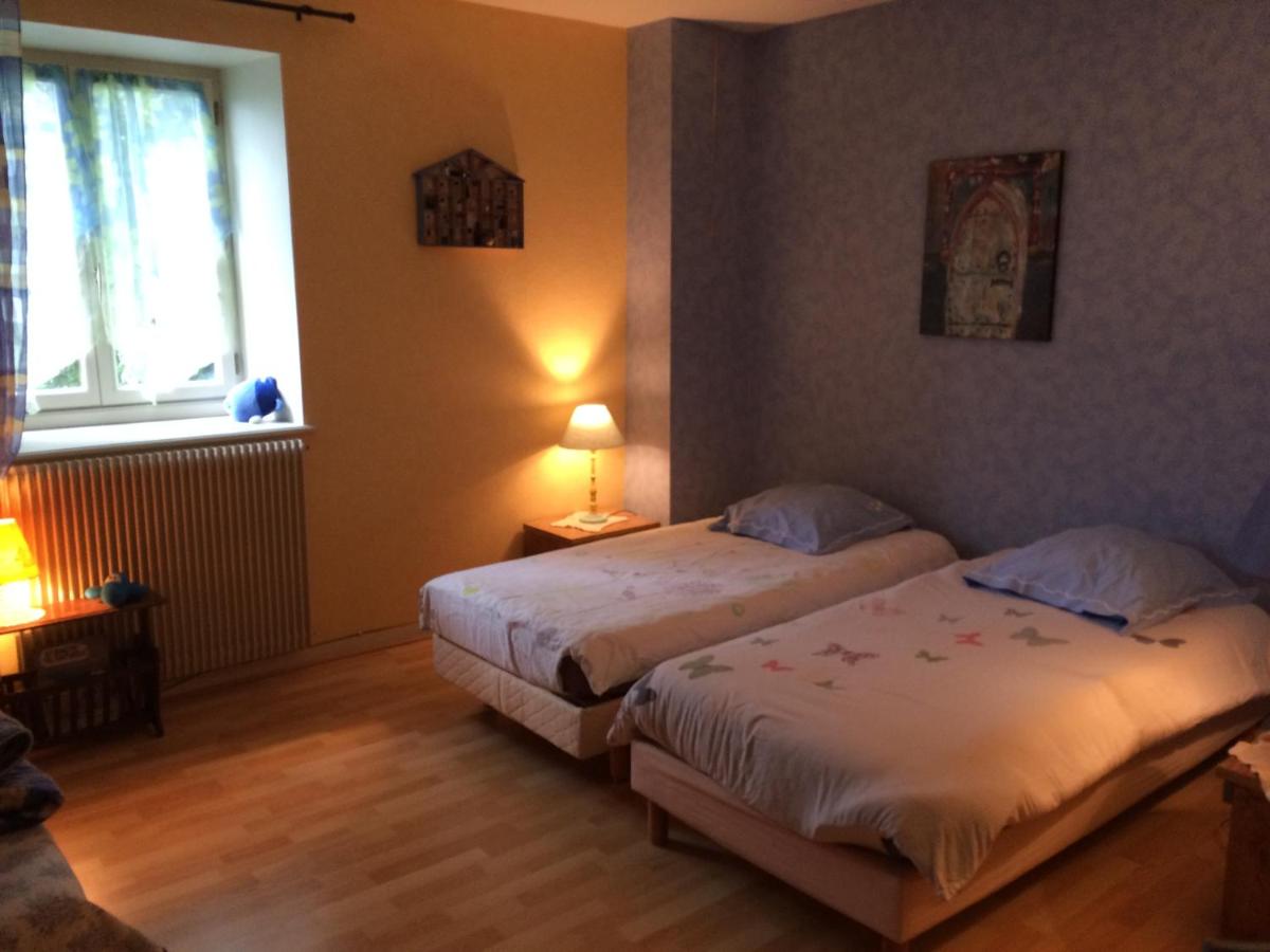 Double or Twin Room with Shared Bathroom photo 2
