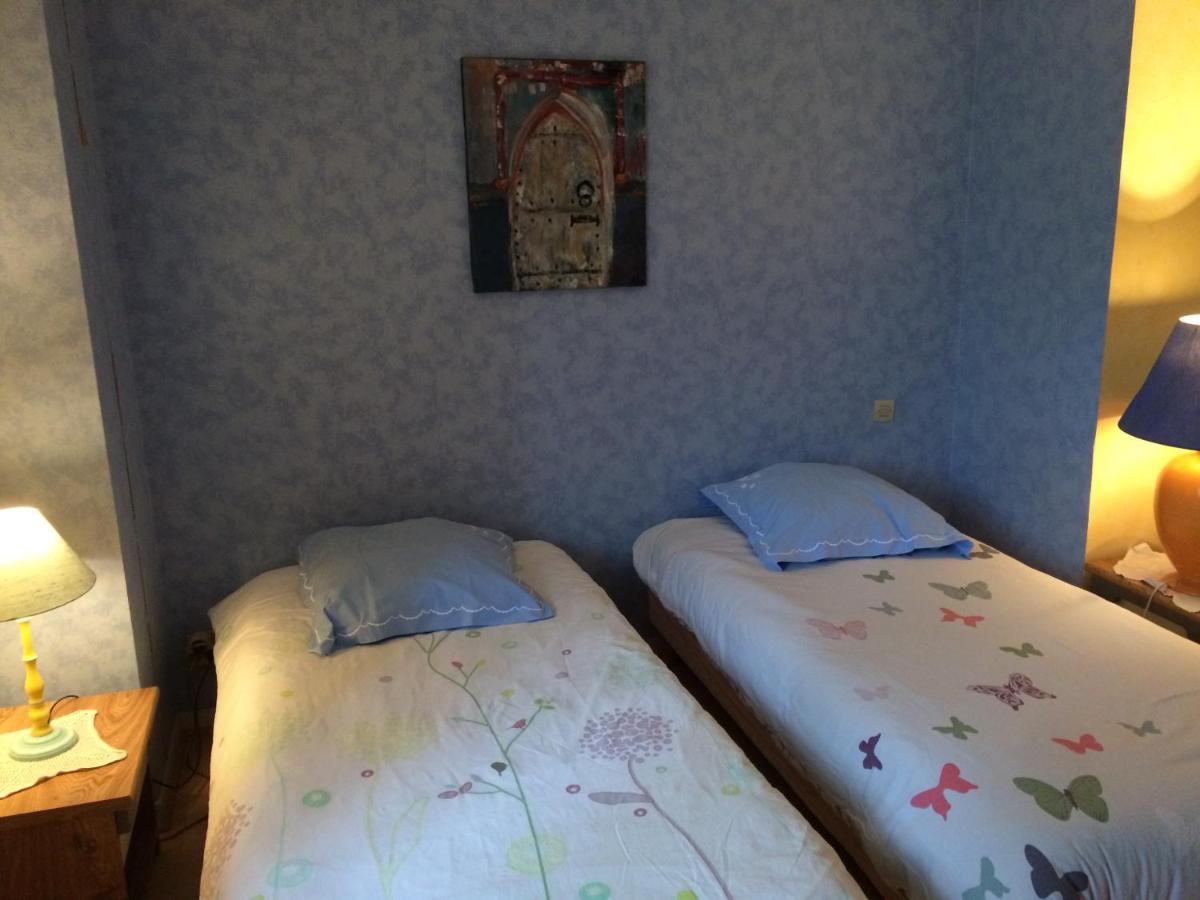 Double or Twin Room with Shared Bathroom photo 3