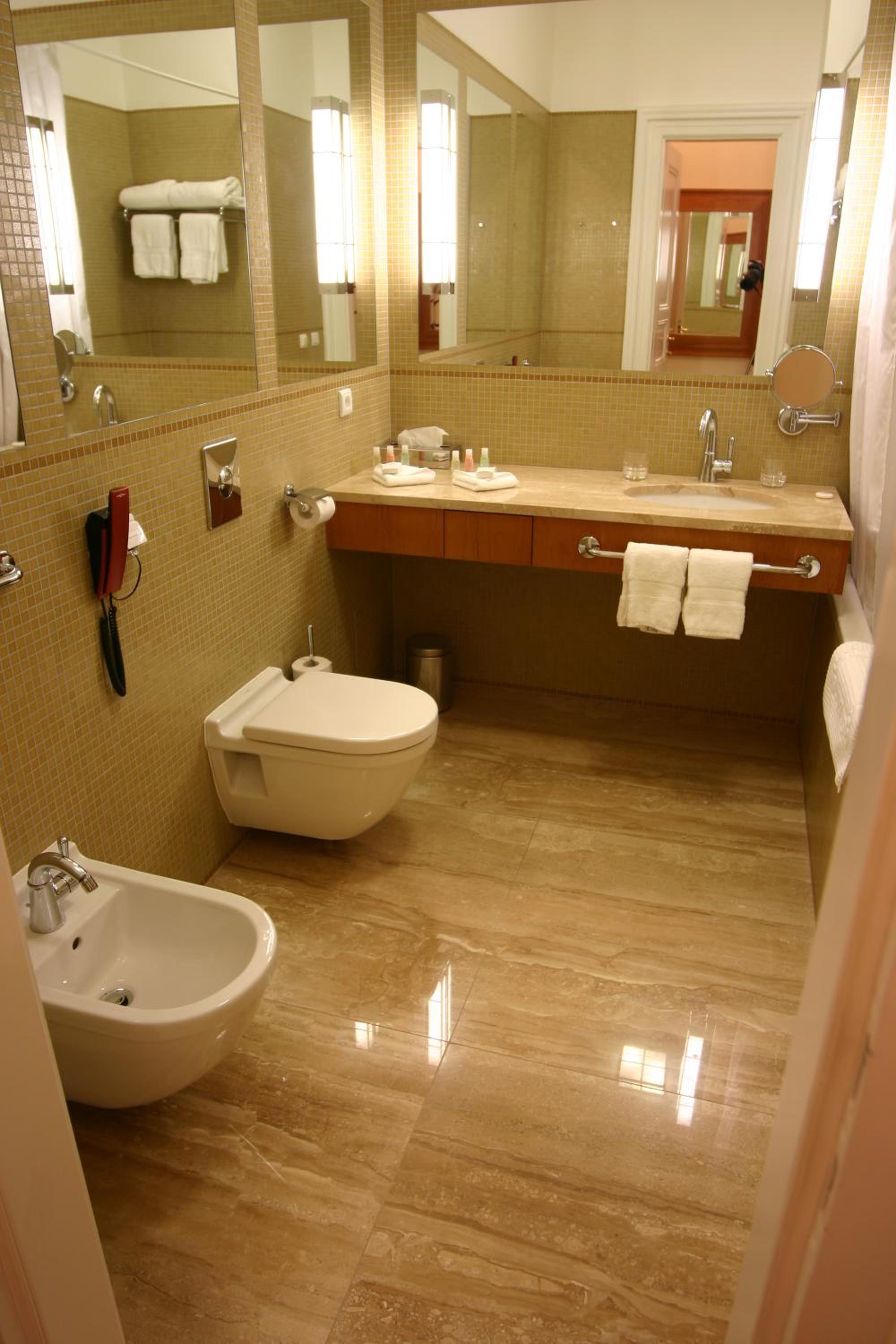 Attic Junior Suite
