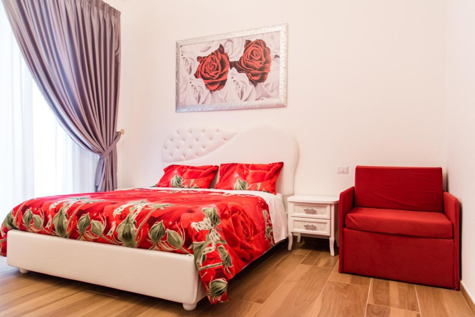 Standard Triple Room with Balcony - Photo 1