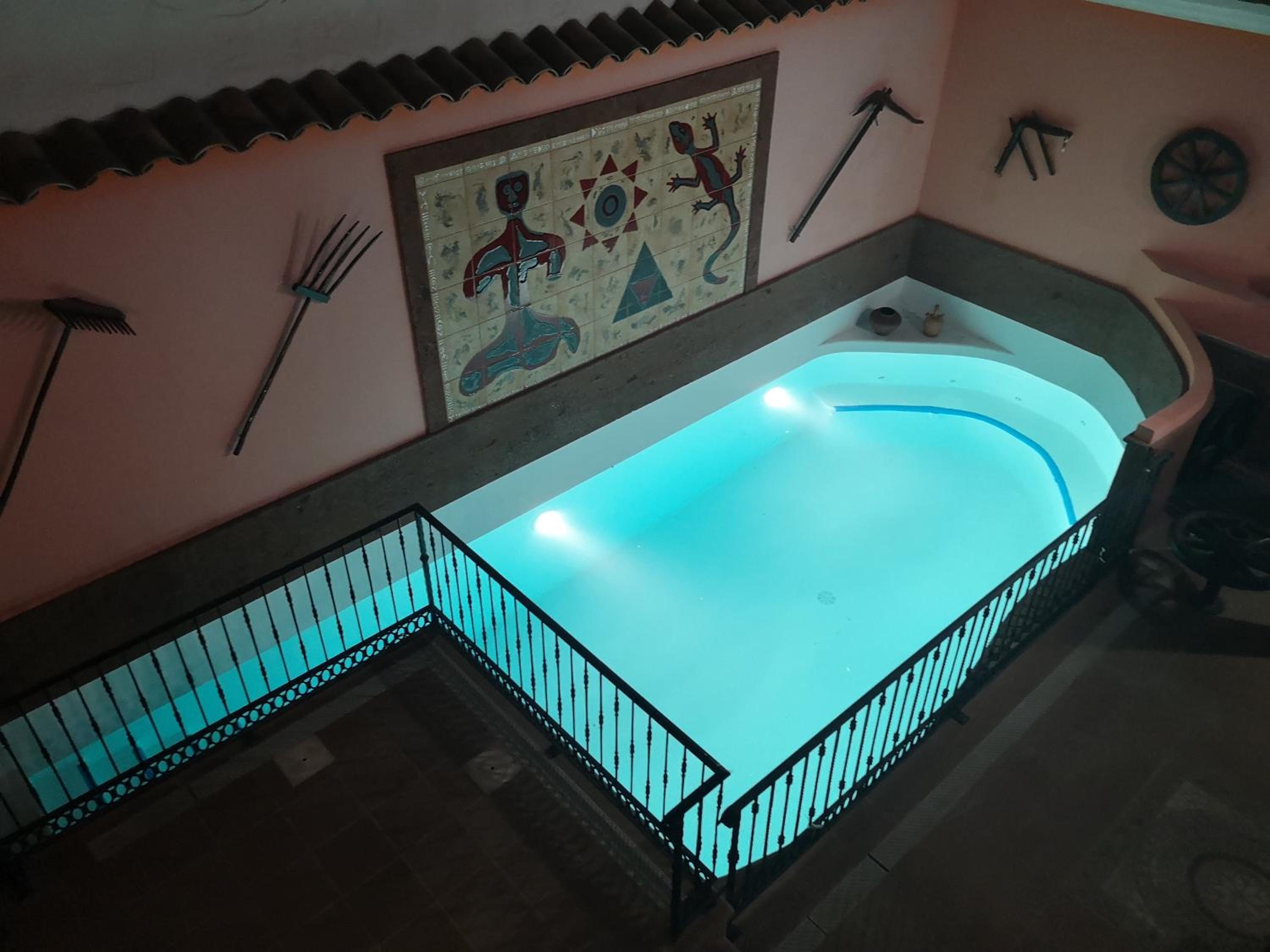 Deluxe Double Room with Balcony - Photo 4