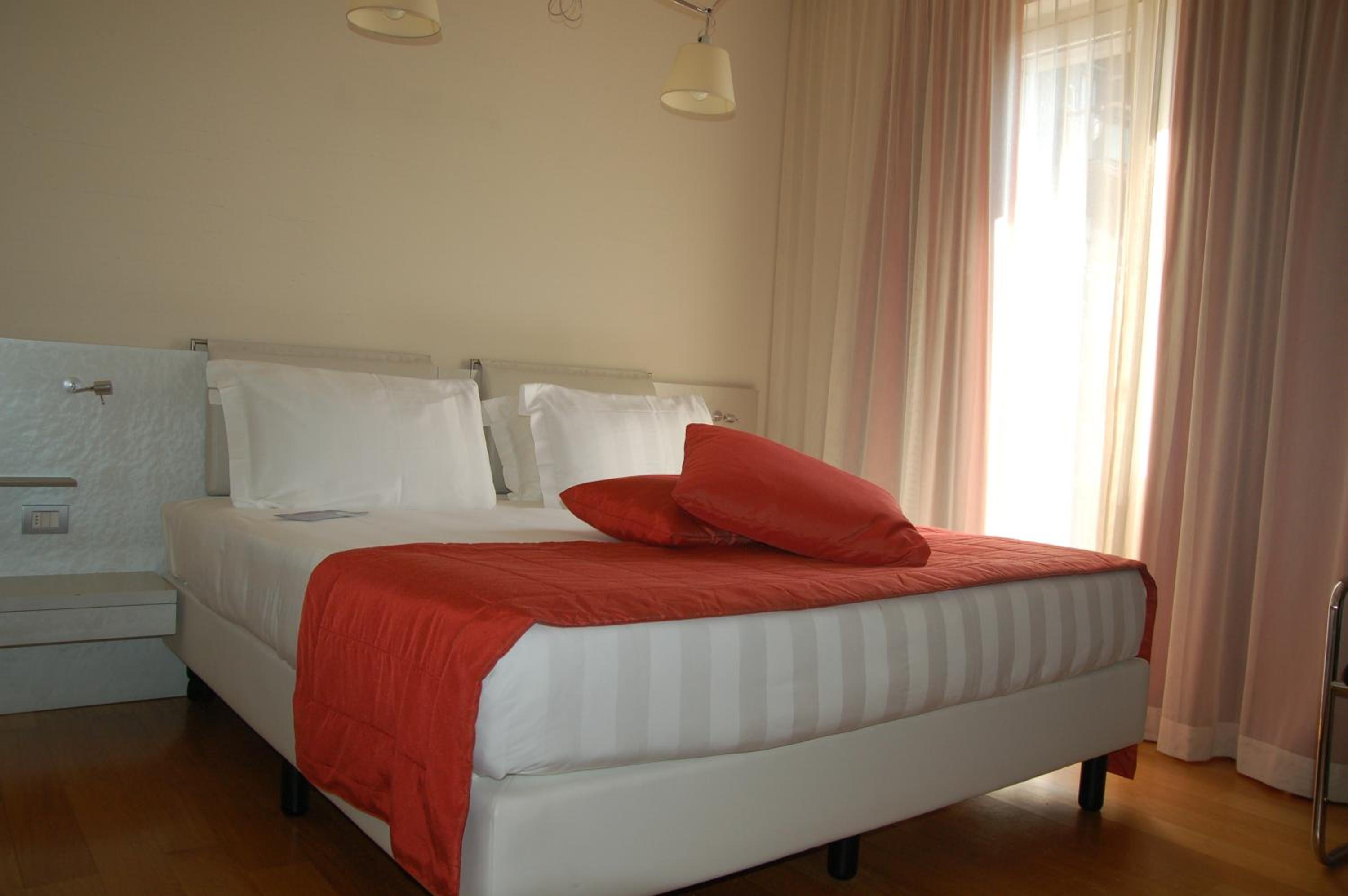 Classic Double Room with King Bed