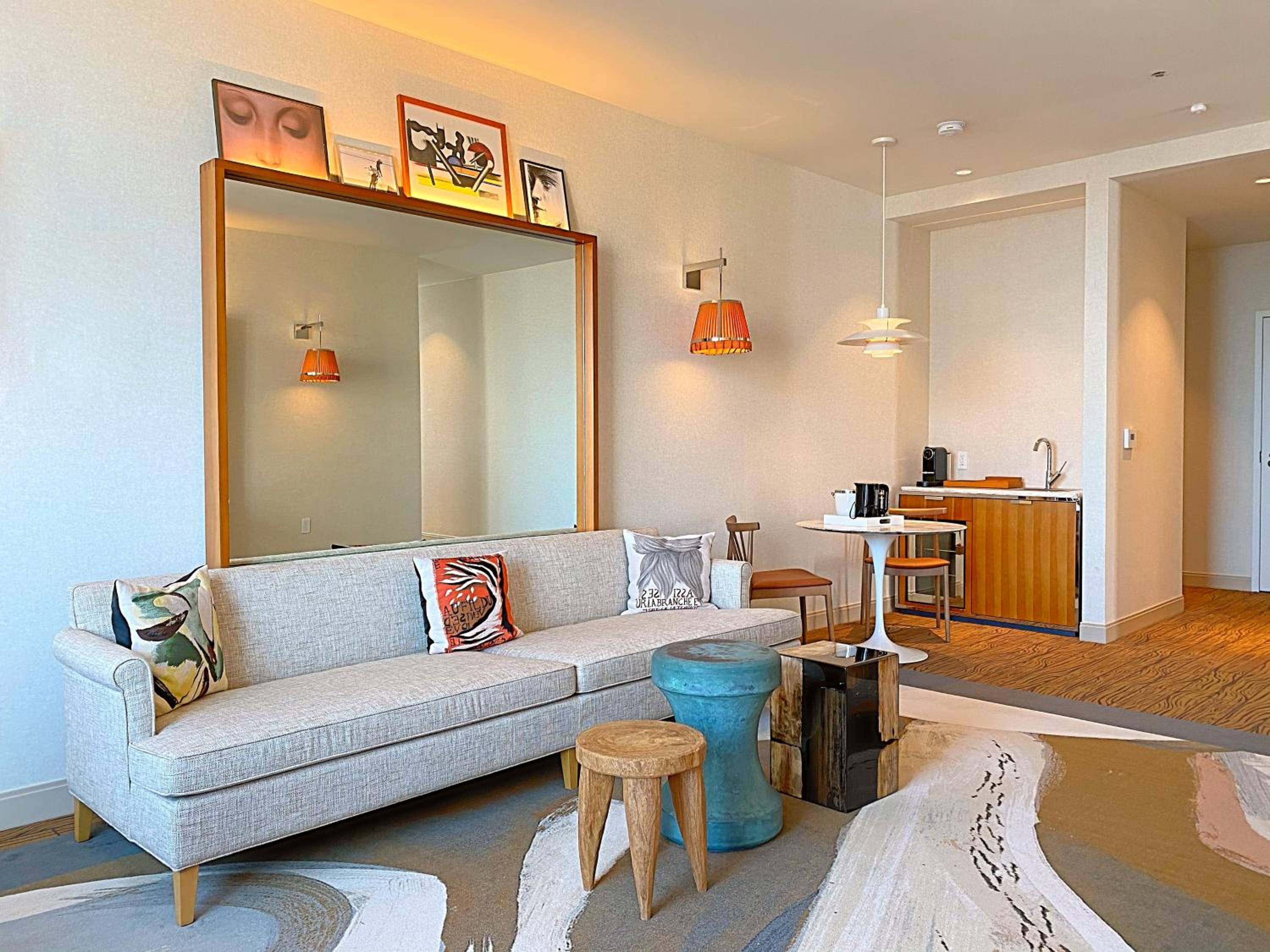 Premier Suite King with Disability Access photo 3