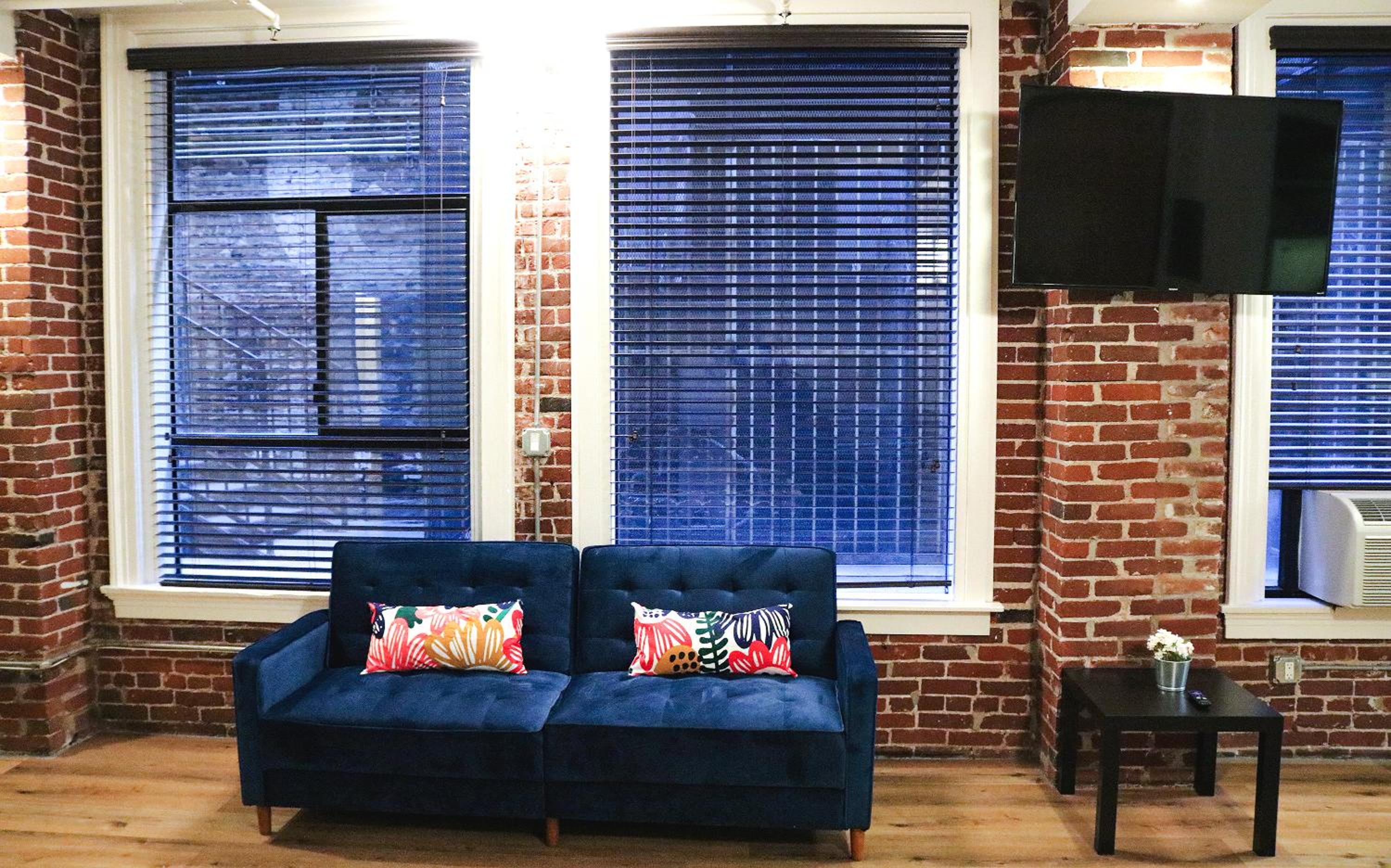 Loft Suite with One King Bed, One Twin Bed, Non-Smoking photo 1