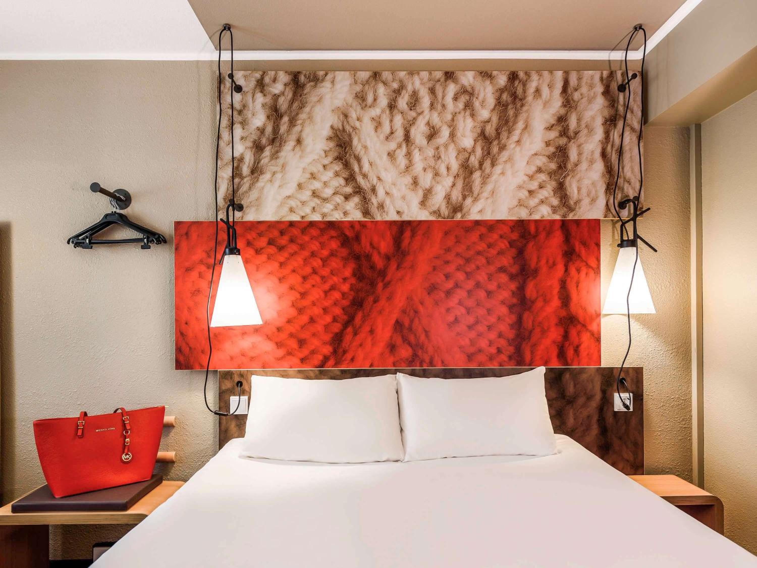 Standard King Room - Photo 5
