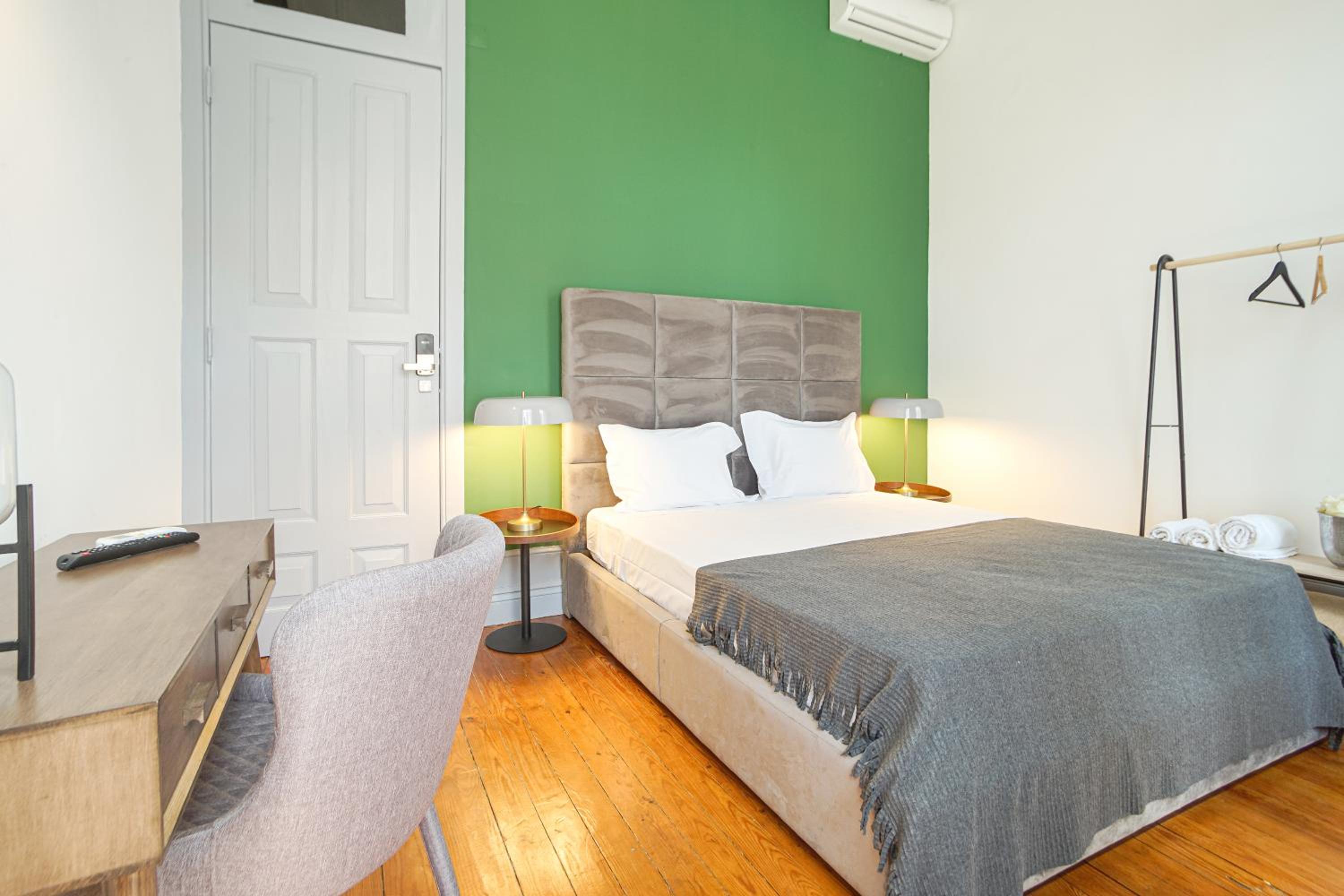 Double Room with Shared Bathroom photo 3