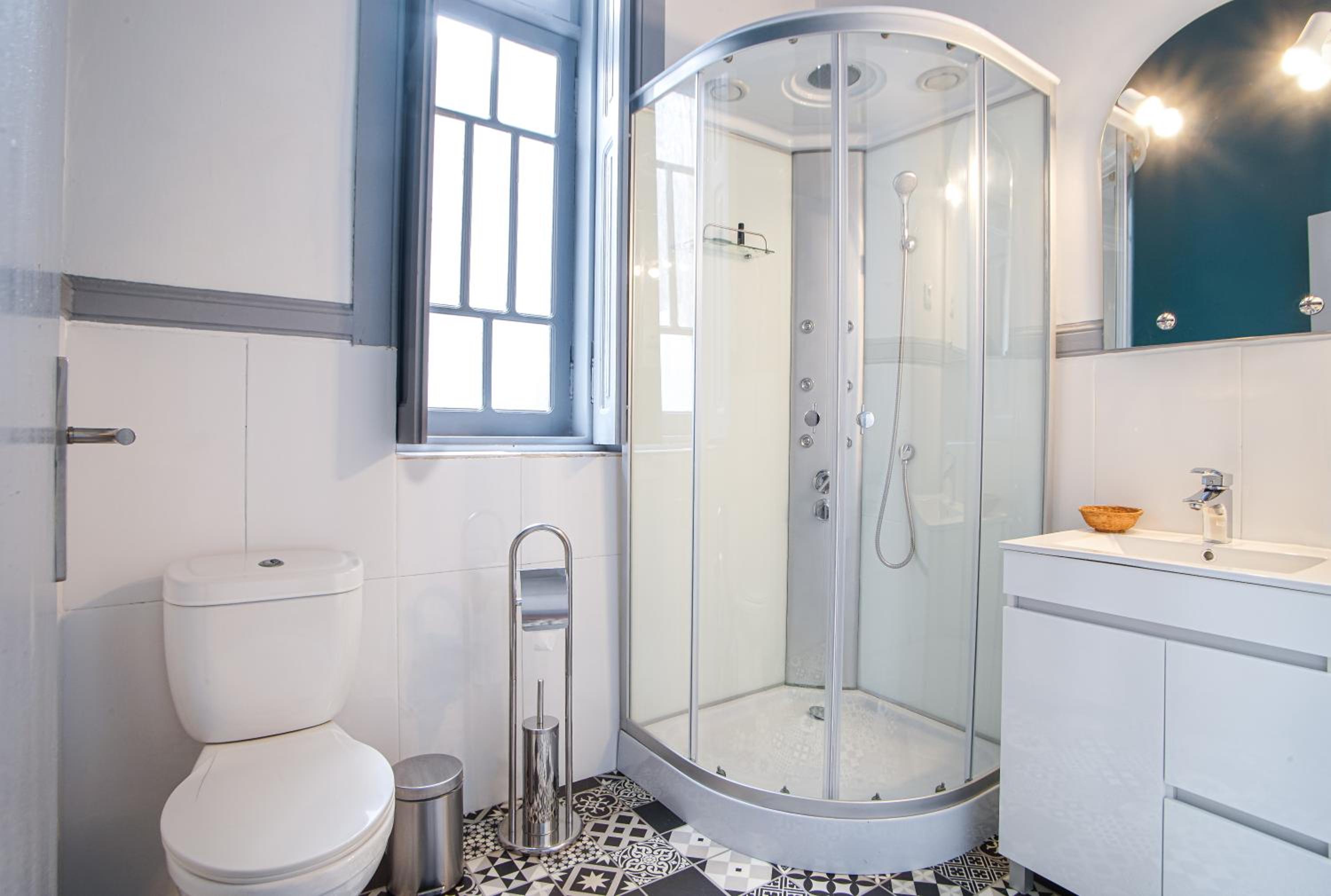 Double Room with Shared Bathroom photo 2