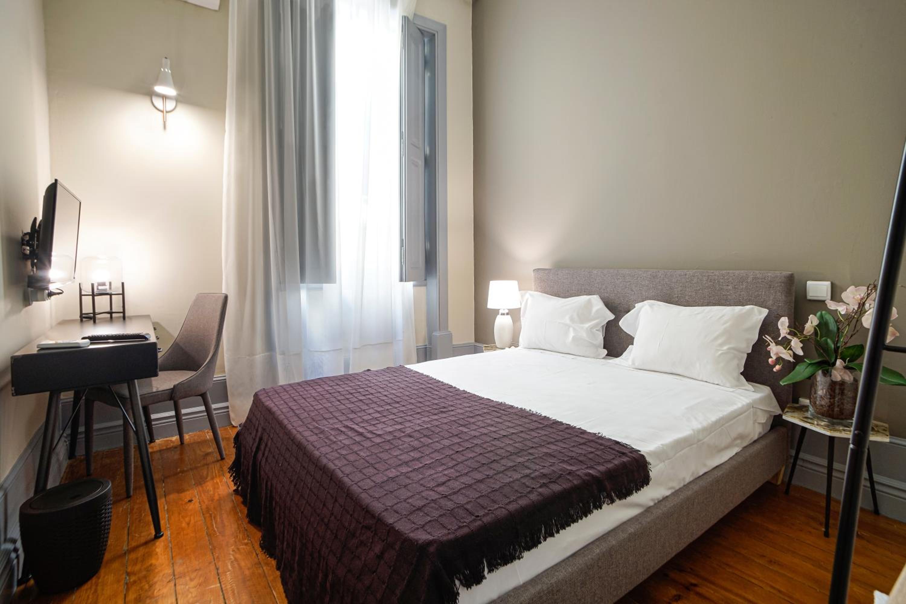 Double Room with Shared Bathroom photo 3
