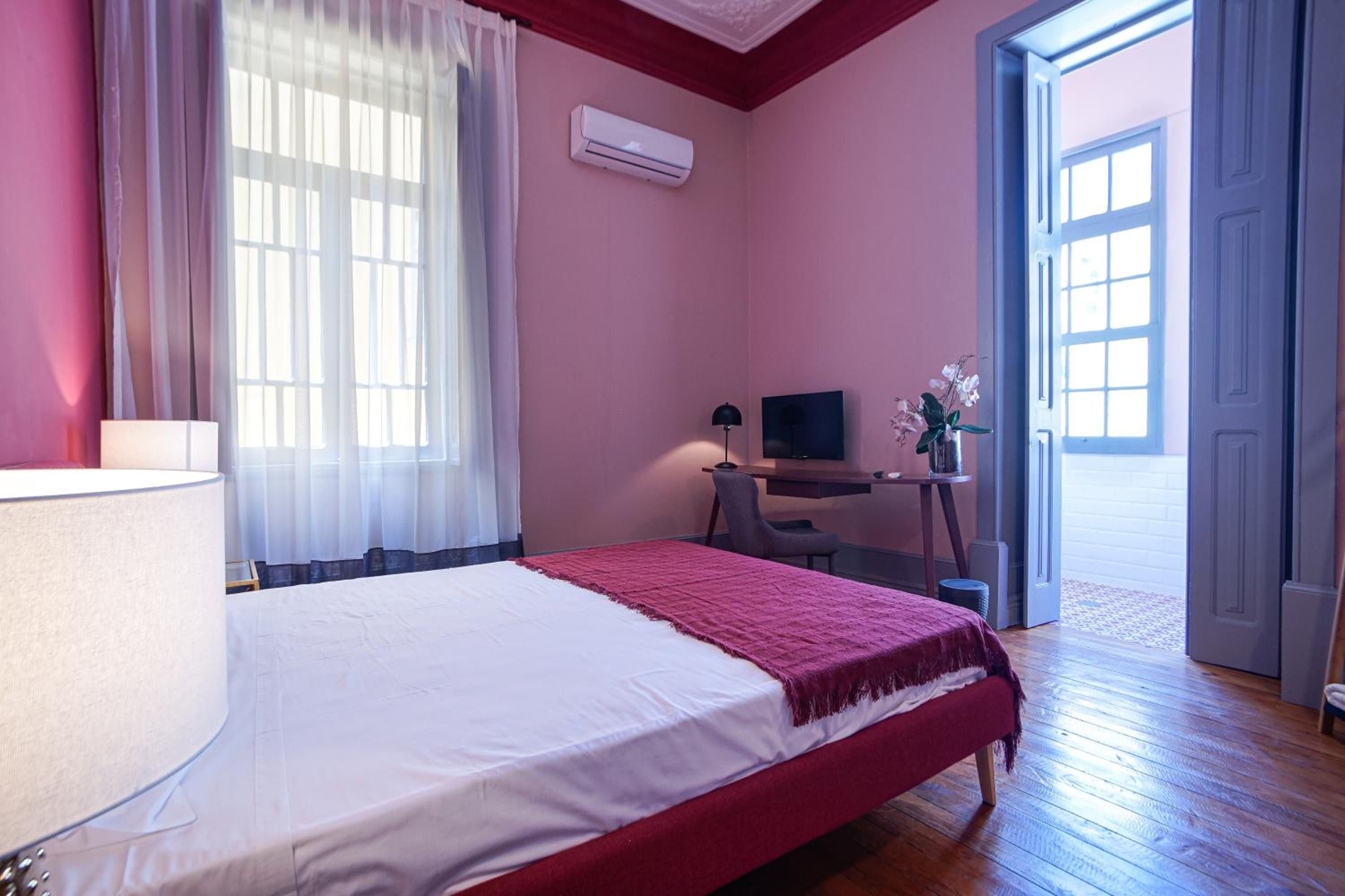Double Room with Private Bathroom - Photo 4