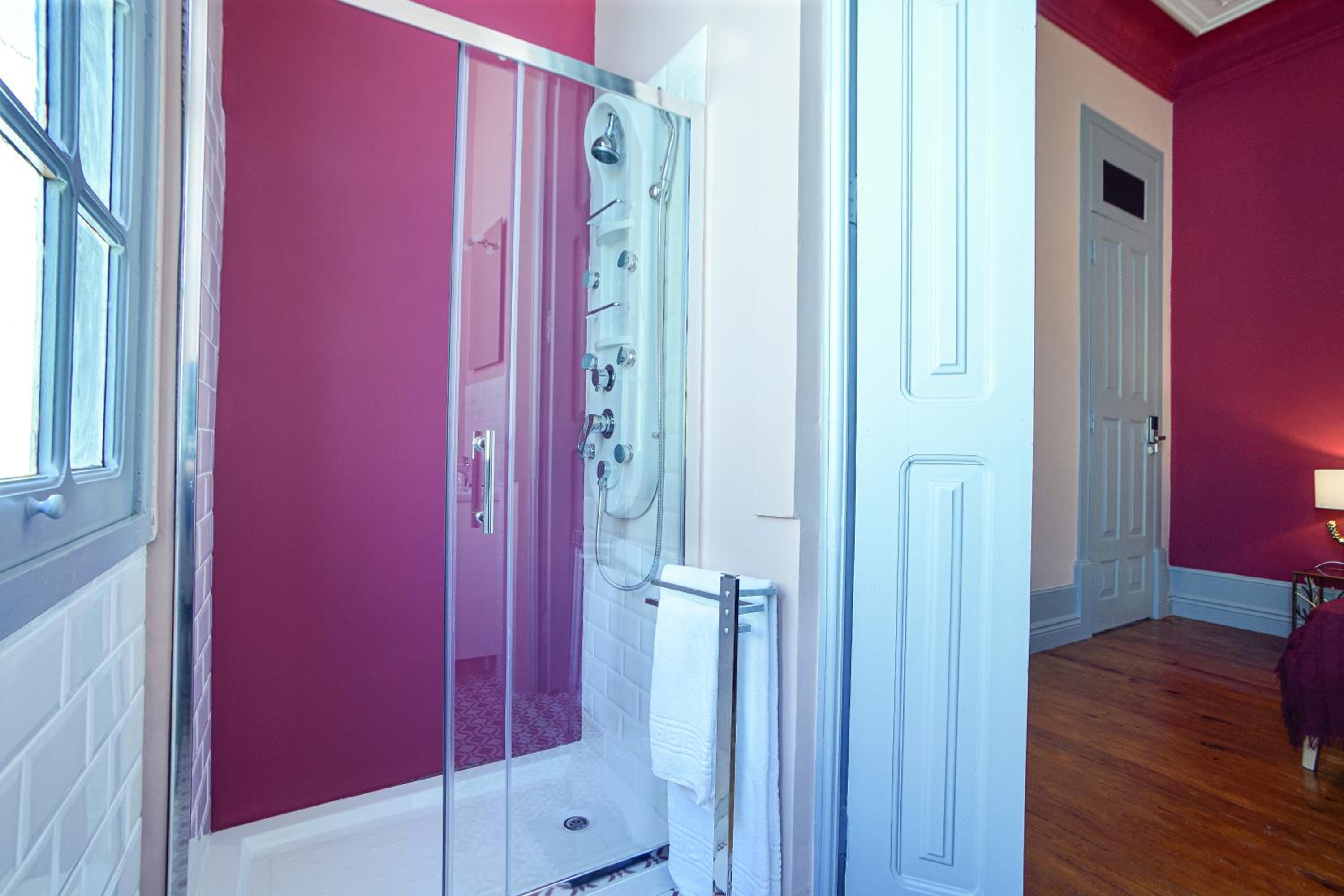 Double Room with Private Bathroom - Photo 3