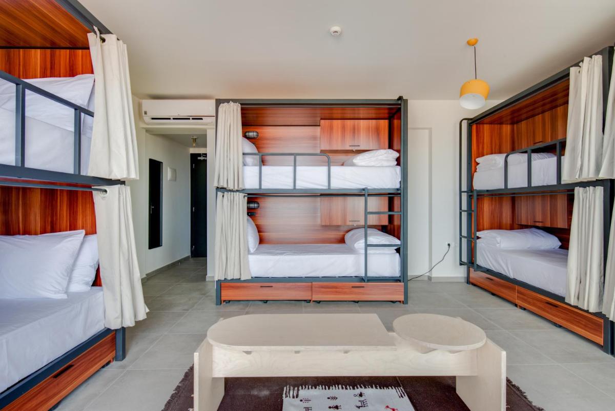 Bed in 8-Bed Dormitory Room photo 2