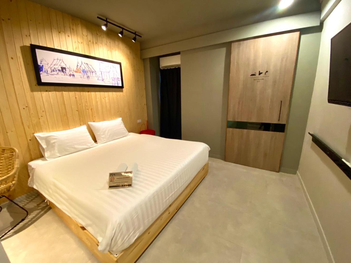Deluxe Double Room with Balcony photo 1