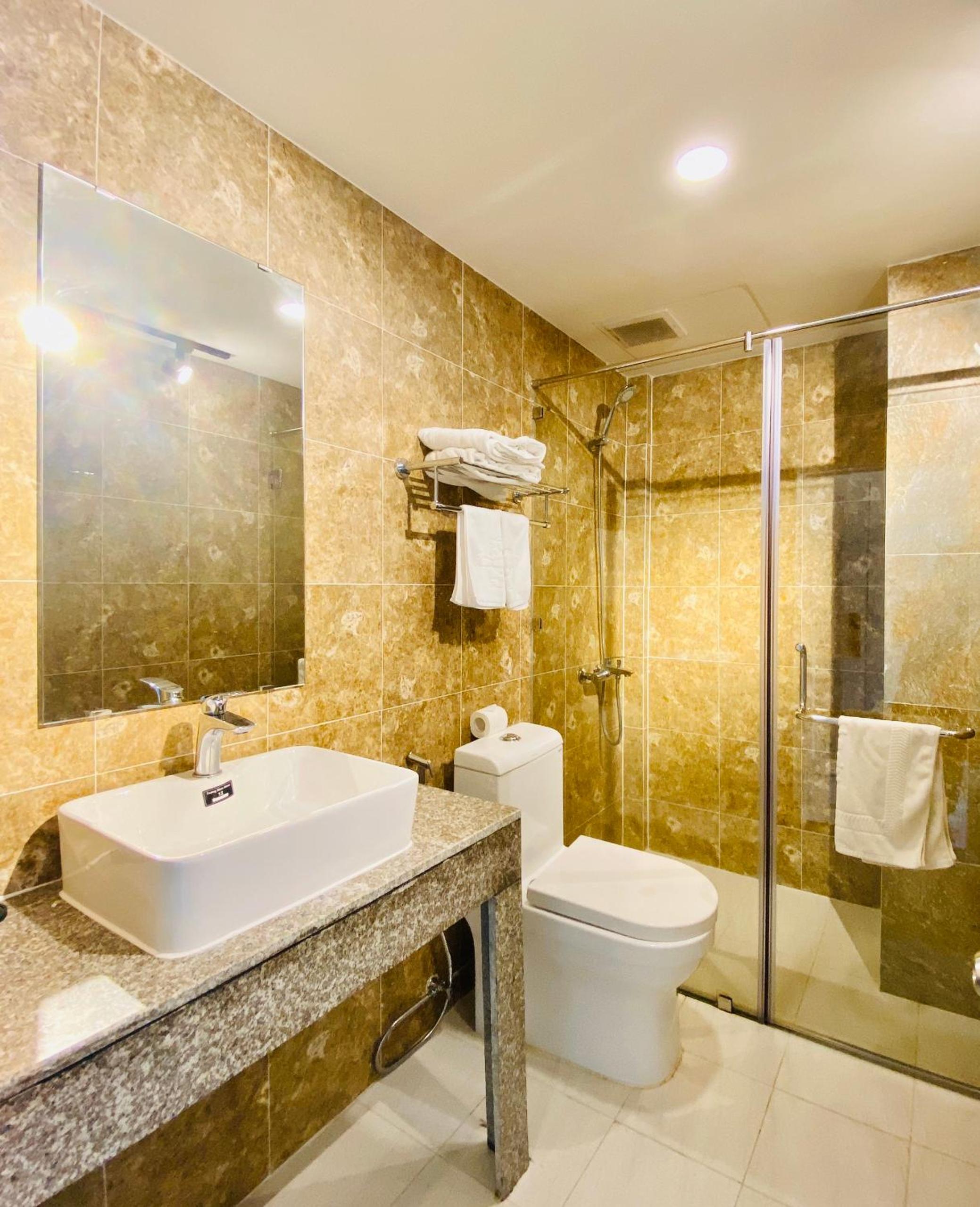 Deluxe Room (2 Adults + 1 Child) photo 3