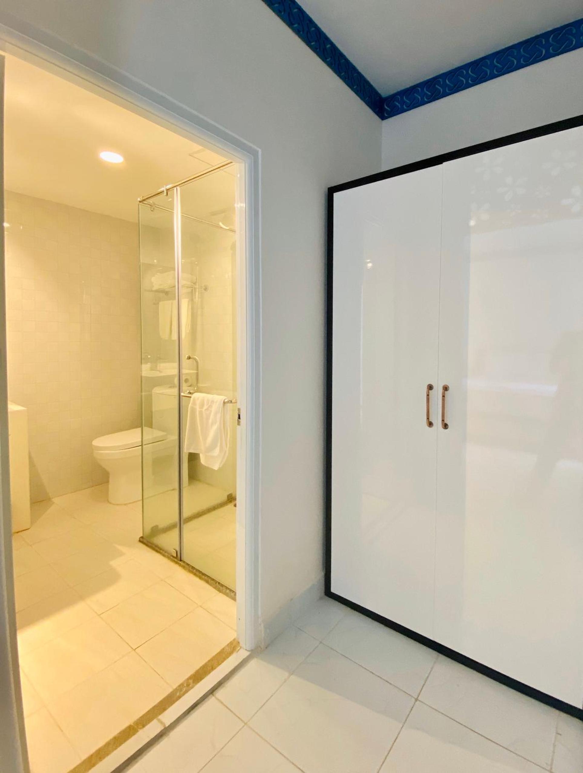 Deluxe Room (2 Adults + 1 Child) photo 2