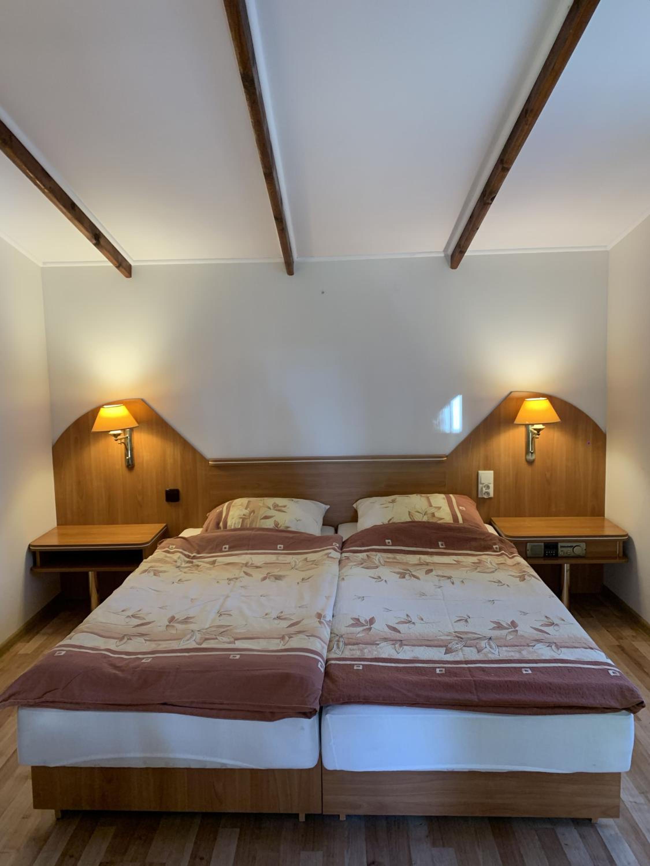 Two-Bedroom Chalet with Private Bathroom photo 3