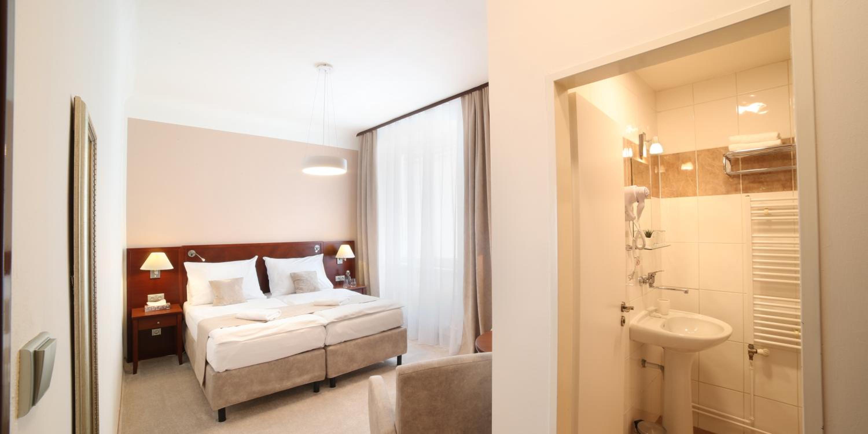 Economy Double Room photo 2