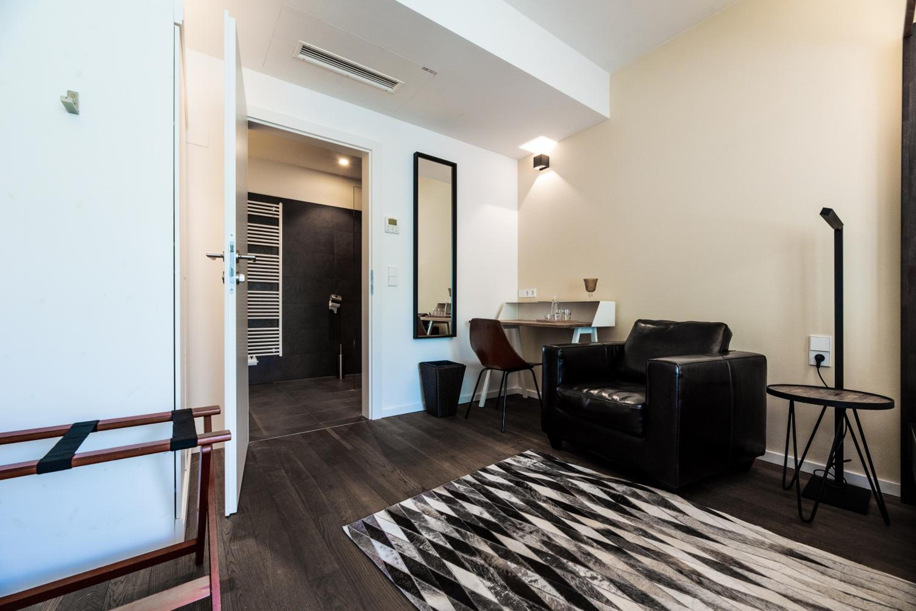Small Deluxe Apartment - Photo 10
