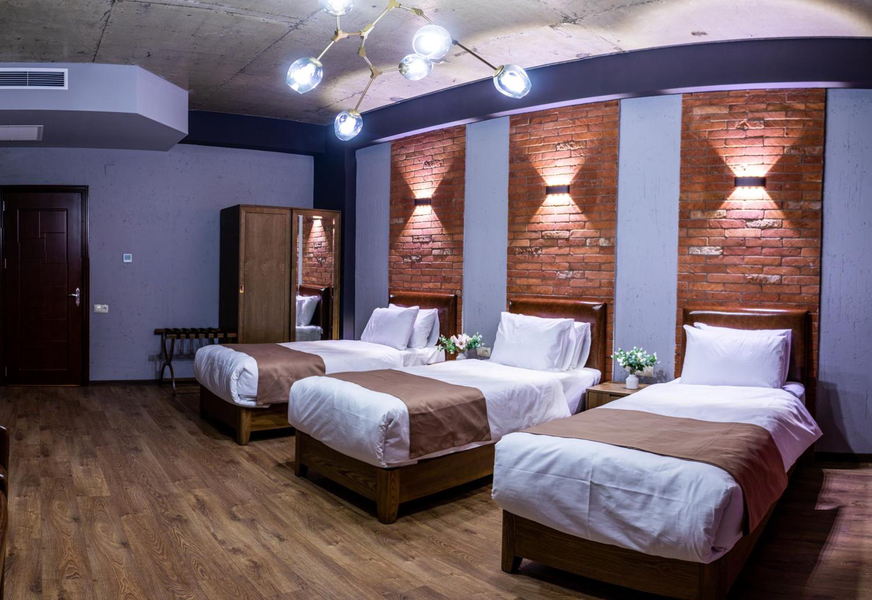 Standard Triple Room - Photo 1