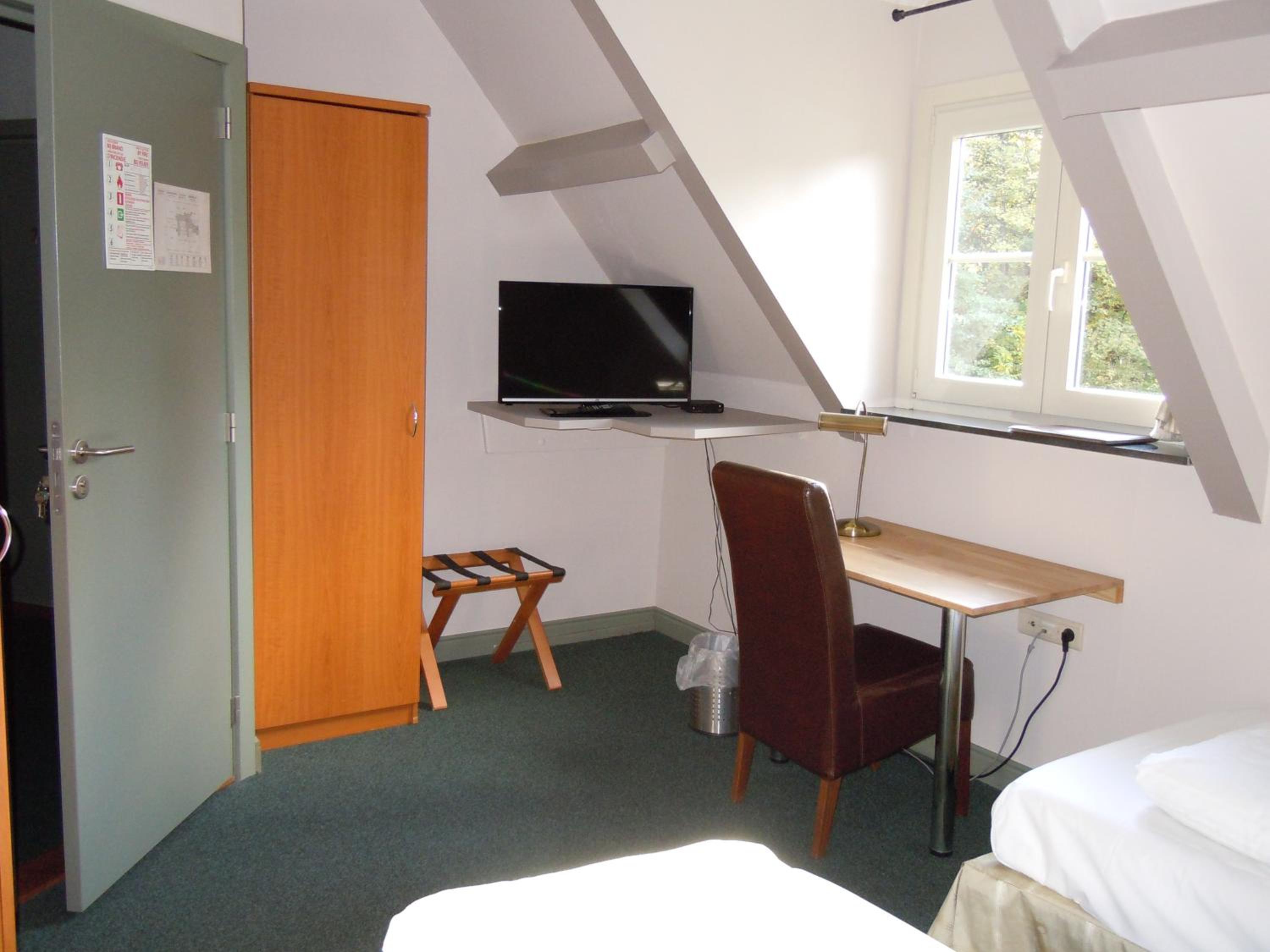 Basic Twin Room