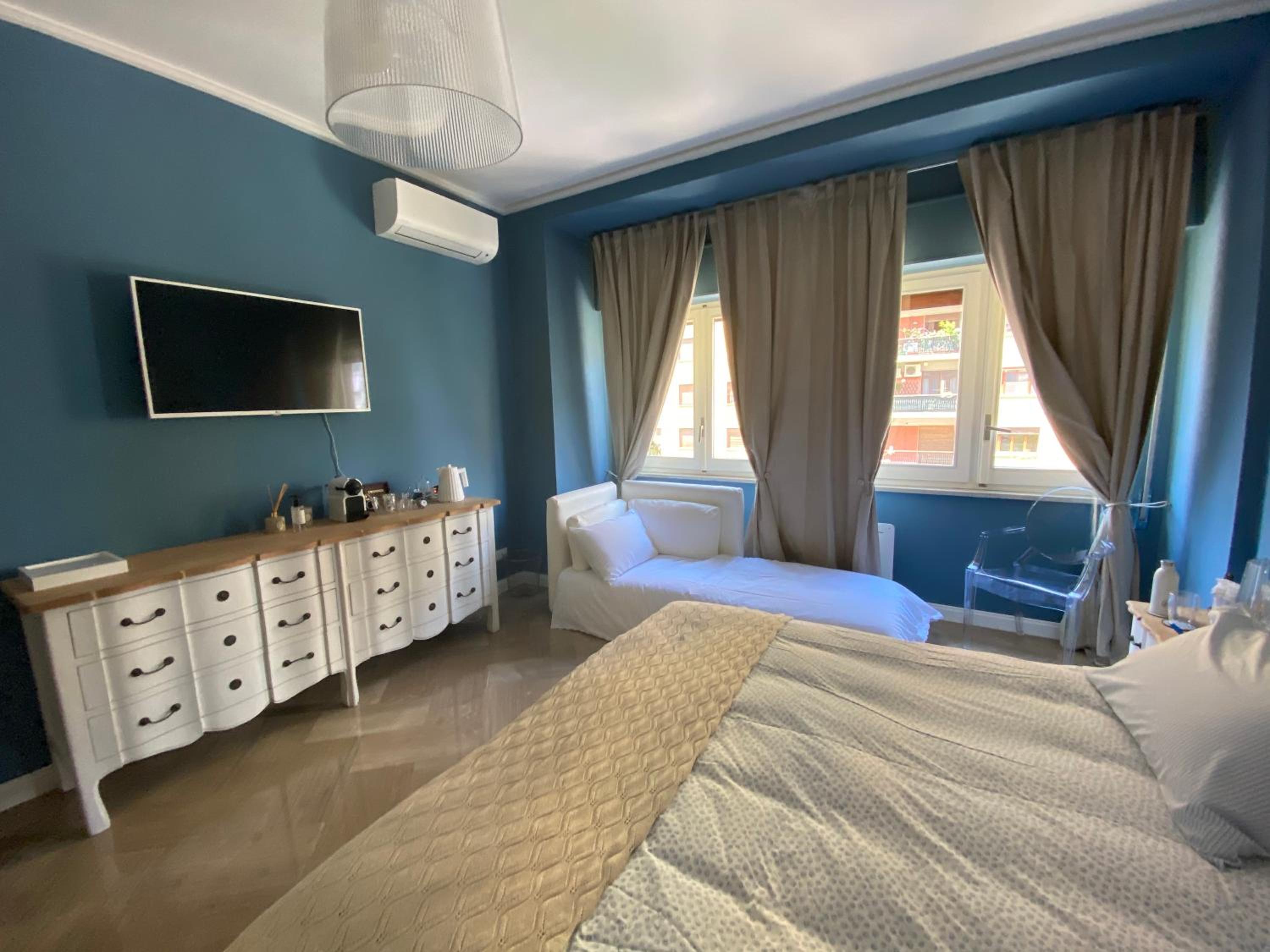 Large Double Room - Photo 15