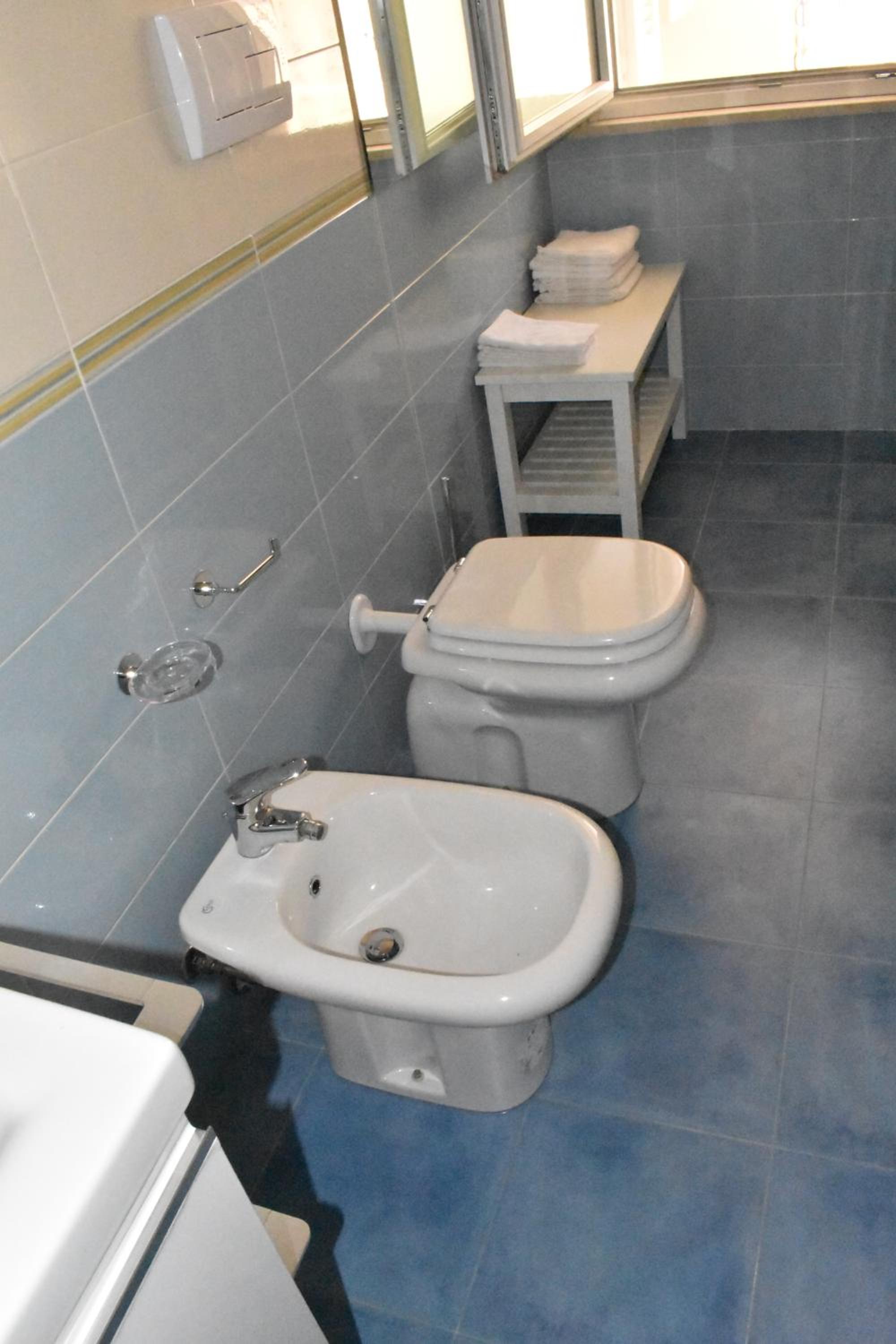 One-Bedroom Apartment - Photo 8