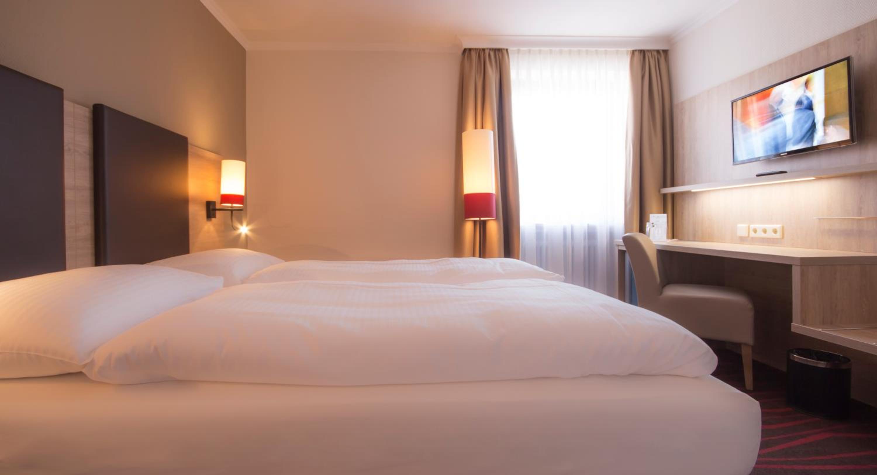 Double or Twin Room City (no air-condition) - Photo 10