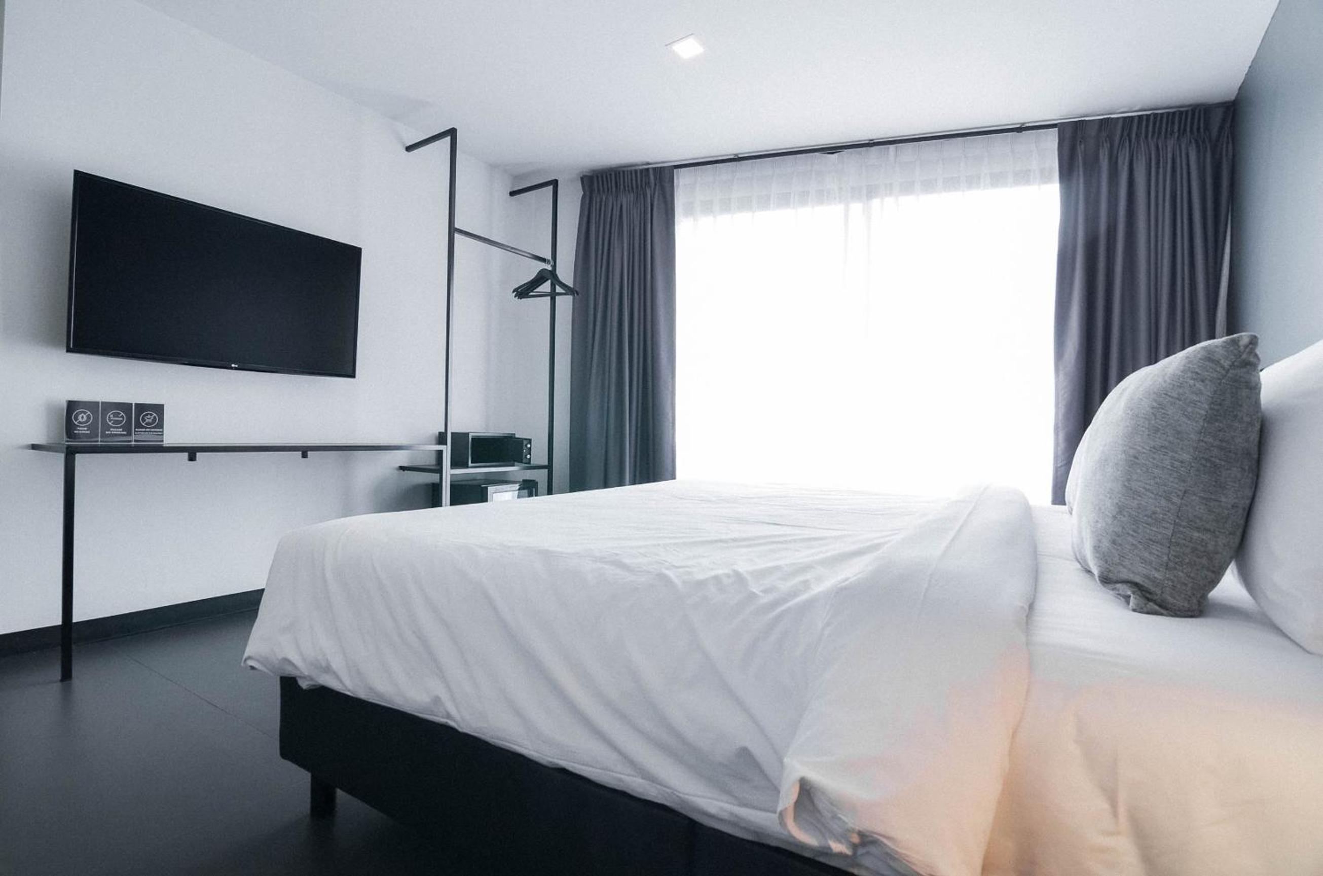 Standard Double Room - Photo 7